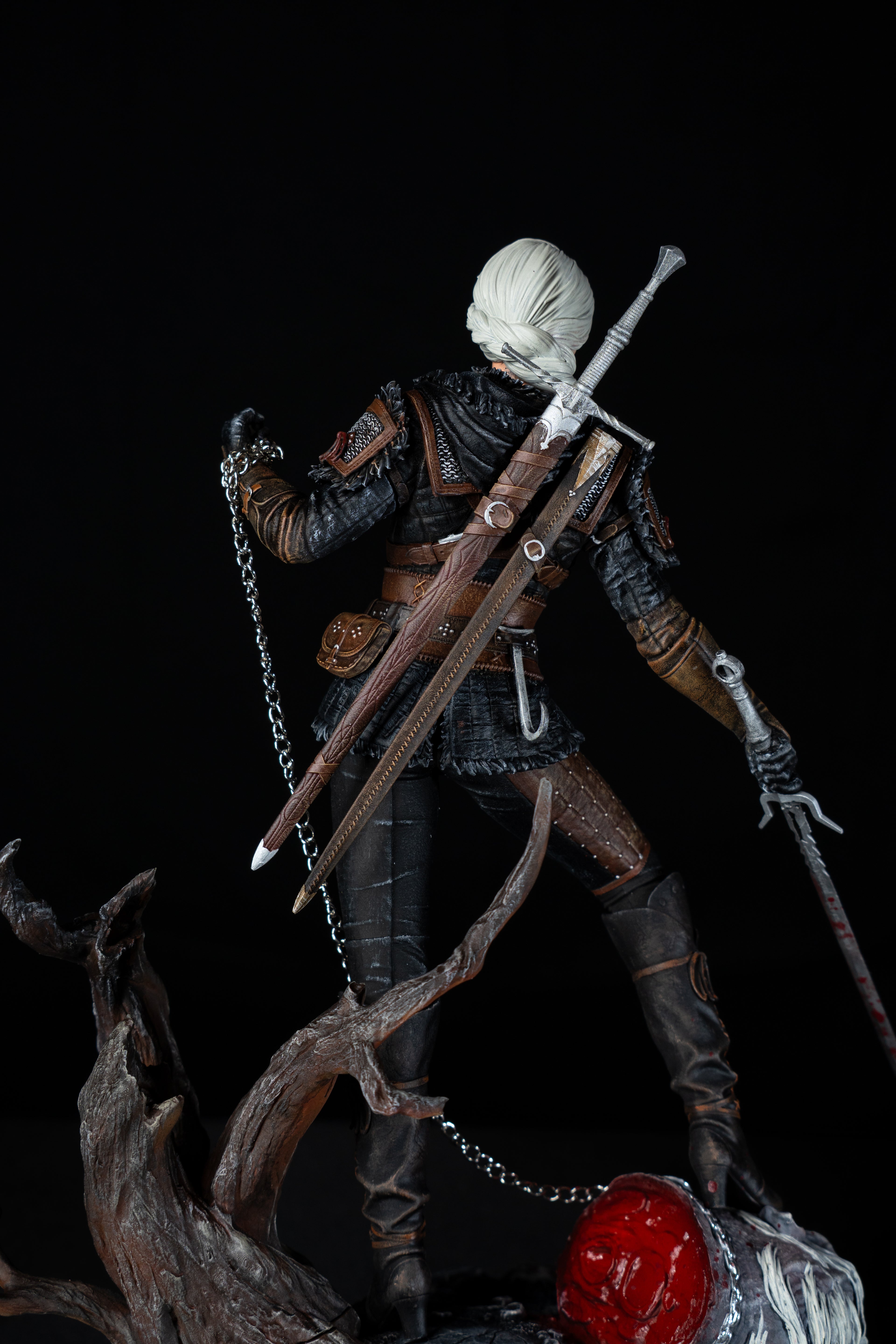 Ciri | The Witcher | Fan Art – Fully Magnetized Hand-Painted Figure