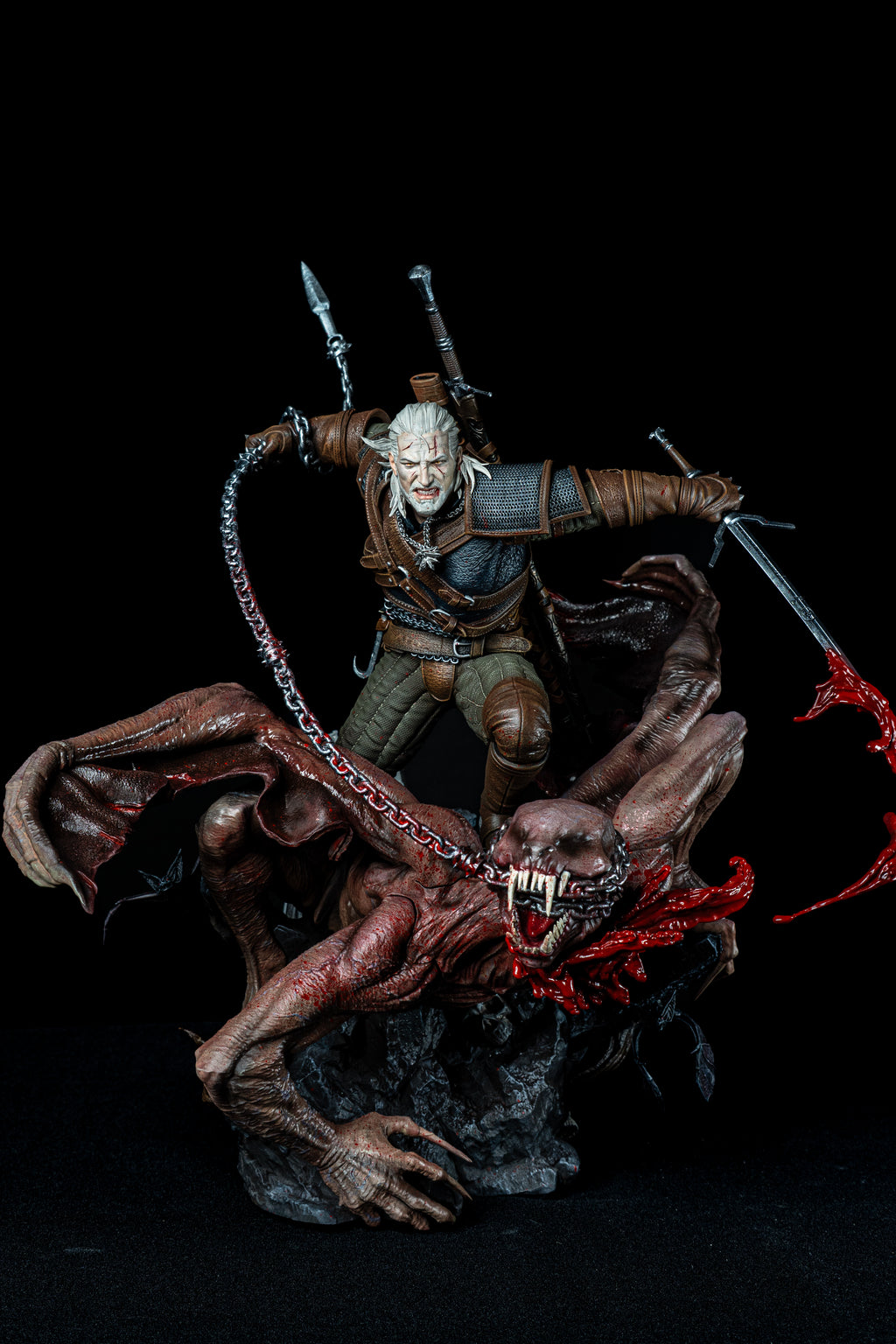 Geralt vs Dettlaff | The Witcher 3 | Fan Art – Fully Magnetized Hand-Painted Figure⁠