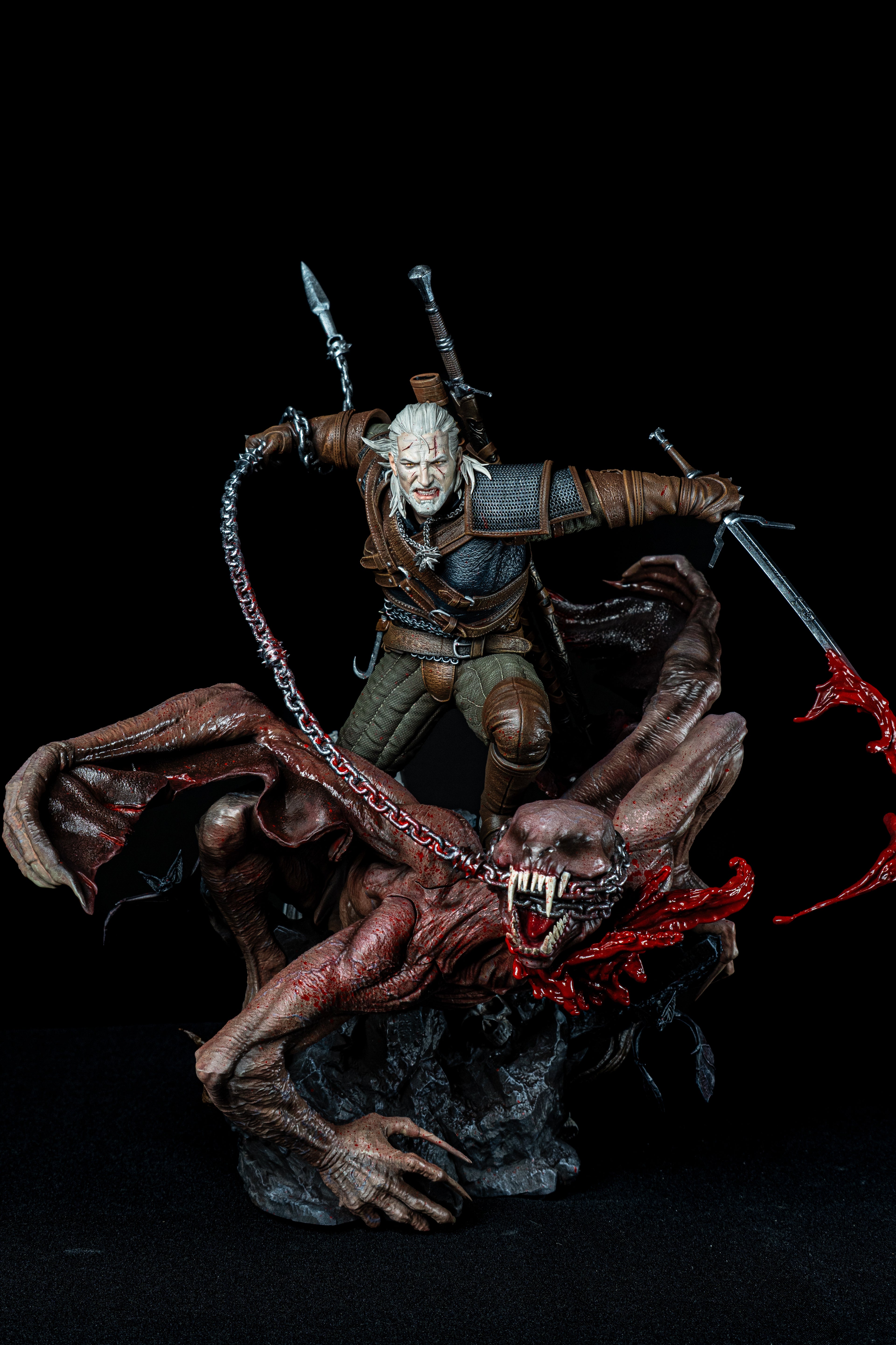 Geralt vs Dettlaff | The Witcher 3 | Fan Art – Fully Magnetized Hand-Painted Figure⁠