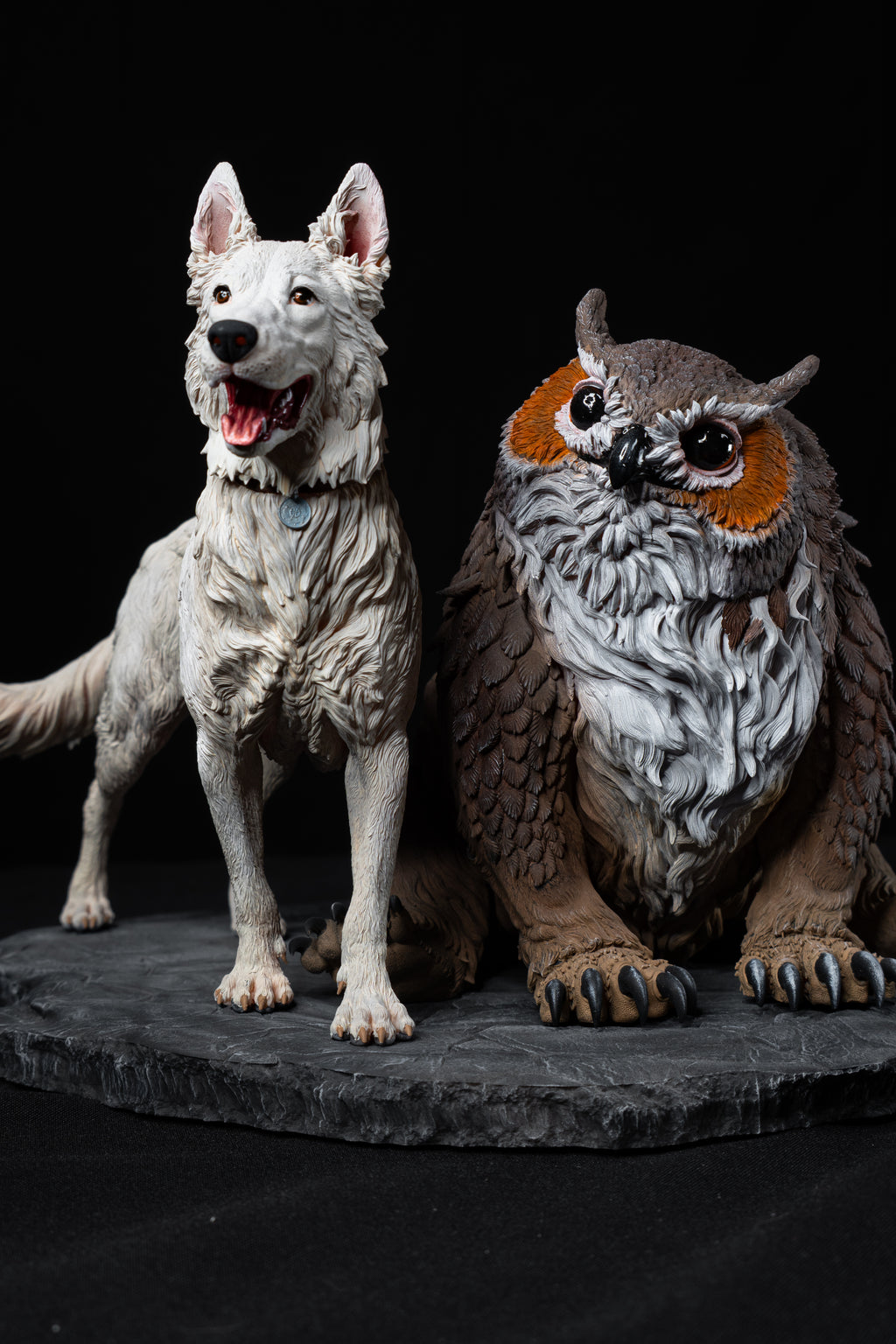 Scratch and Owlbear Cub Premium Collectible Figure – Baldur's Gate 3 Diorama