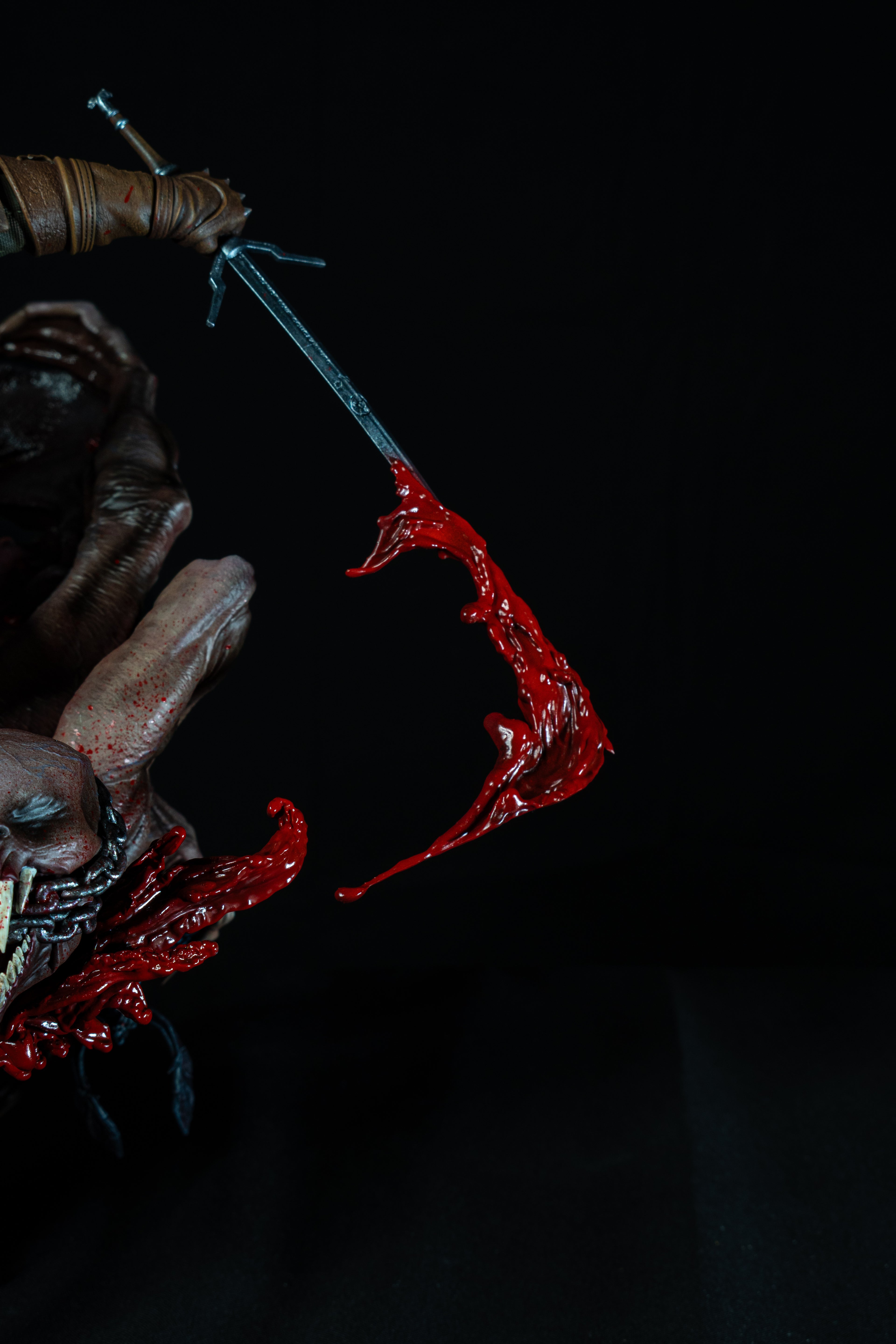 Geralt vs Dettlaff | The Witcher 3 | Fan Art – Fully Magnetized Hand-Painted Figure⁠