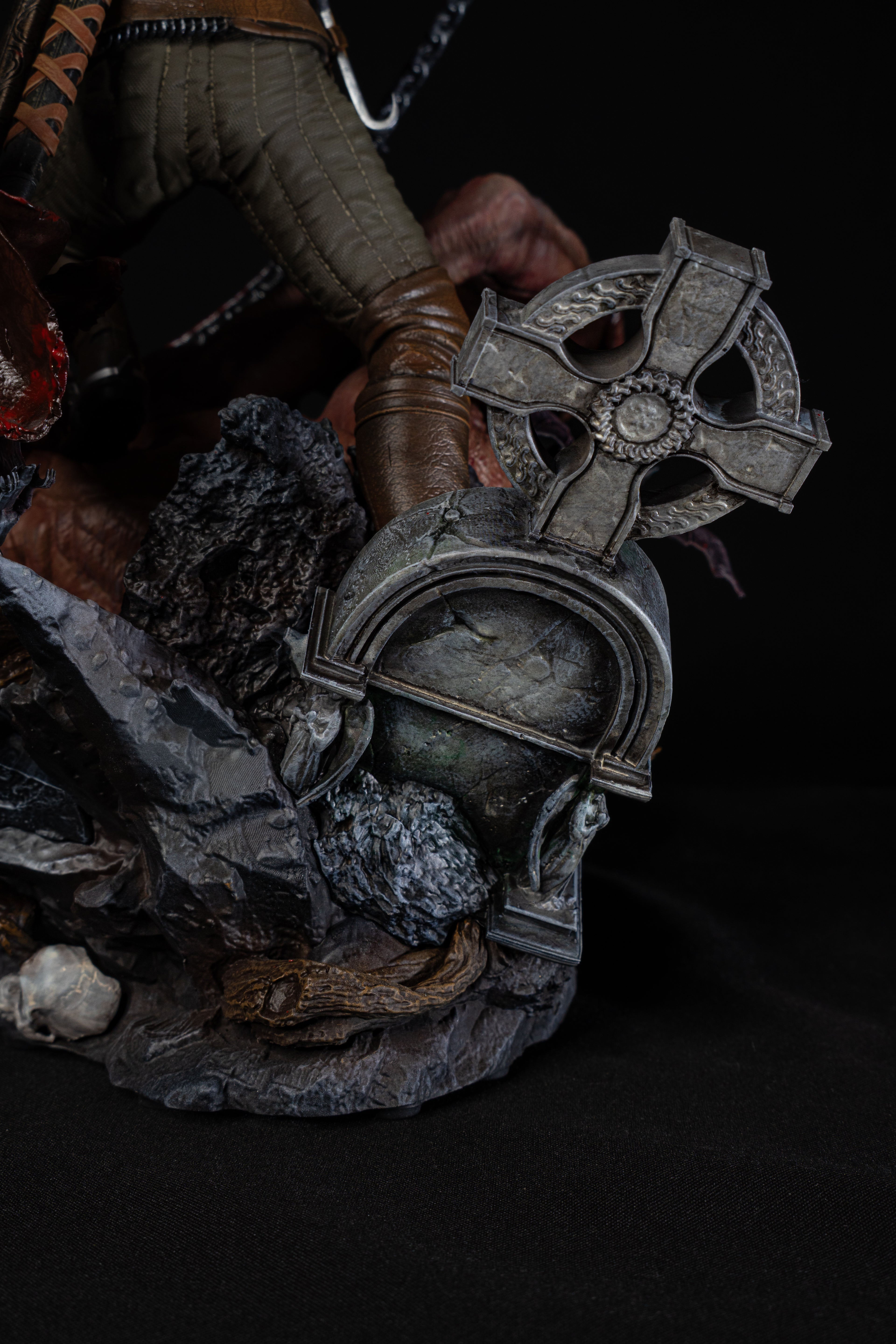 Geralt vs Dettlaff | The Witcher 3 | Fan Art – Fully Magnetized Hand-Painted Figure⁠