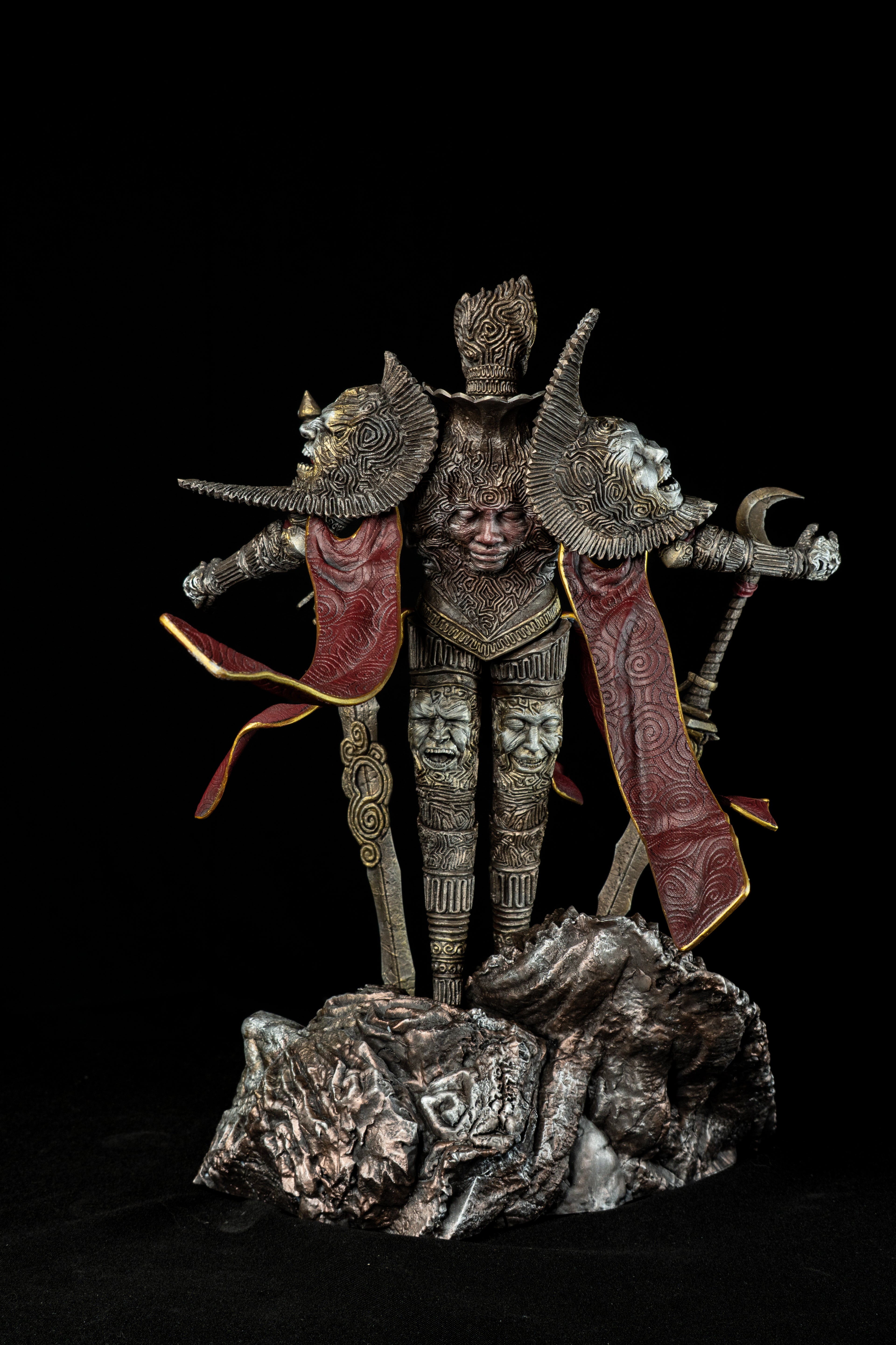 Mask Keeper Visage Premium Fan Art Figurine – Clair Obscur: Expedition 33 Diorama