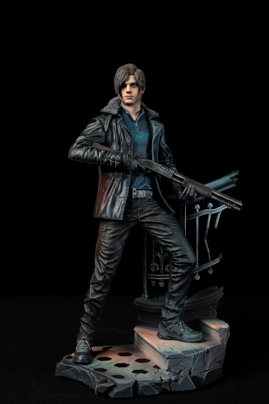 Leon Kennedy (Fan Art) – Fully Magnetized Hand-Painted Figure