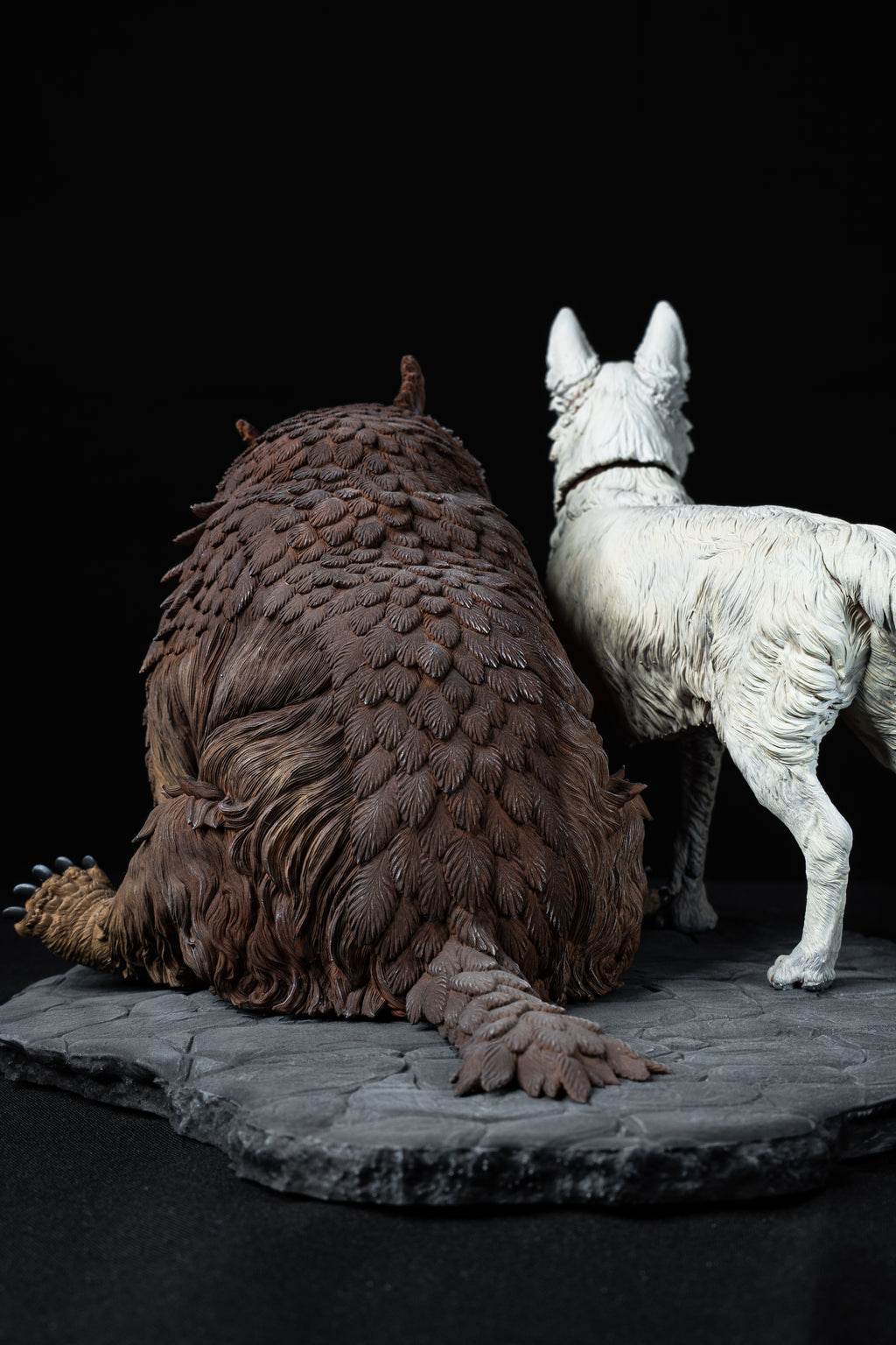 Scratch and Owlbear Cub Premium Collectible Figure – Baldur's Gate 3 Diorama