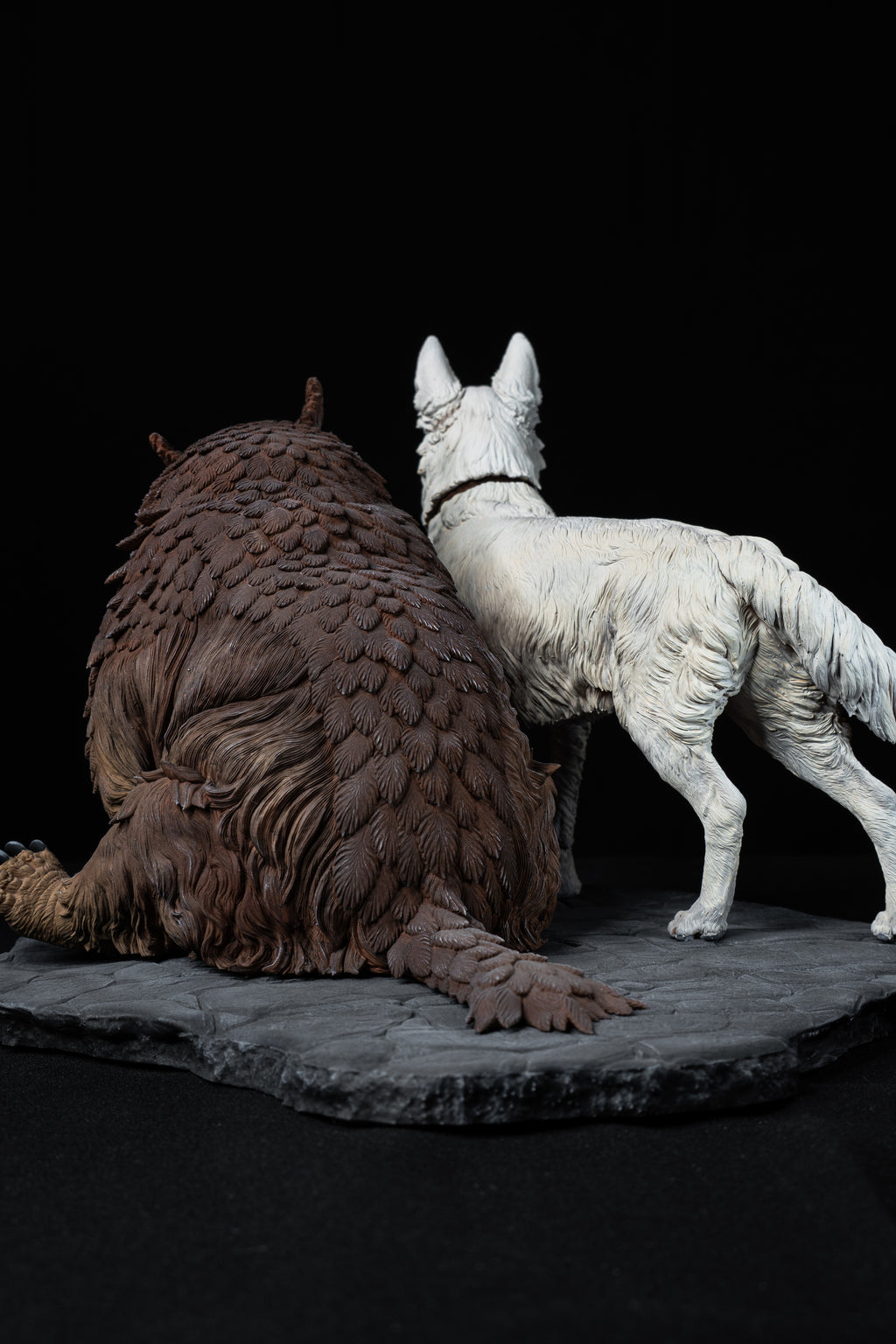 Scratch and Owlbear Cub Premium Collectible Figure – Baldur's Gate 3 Diorama
