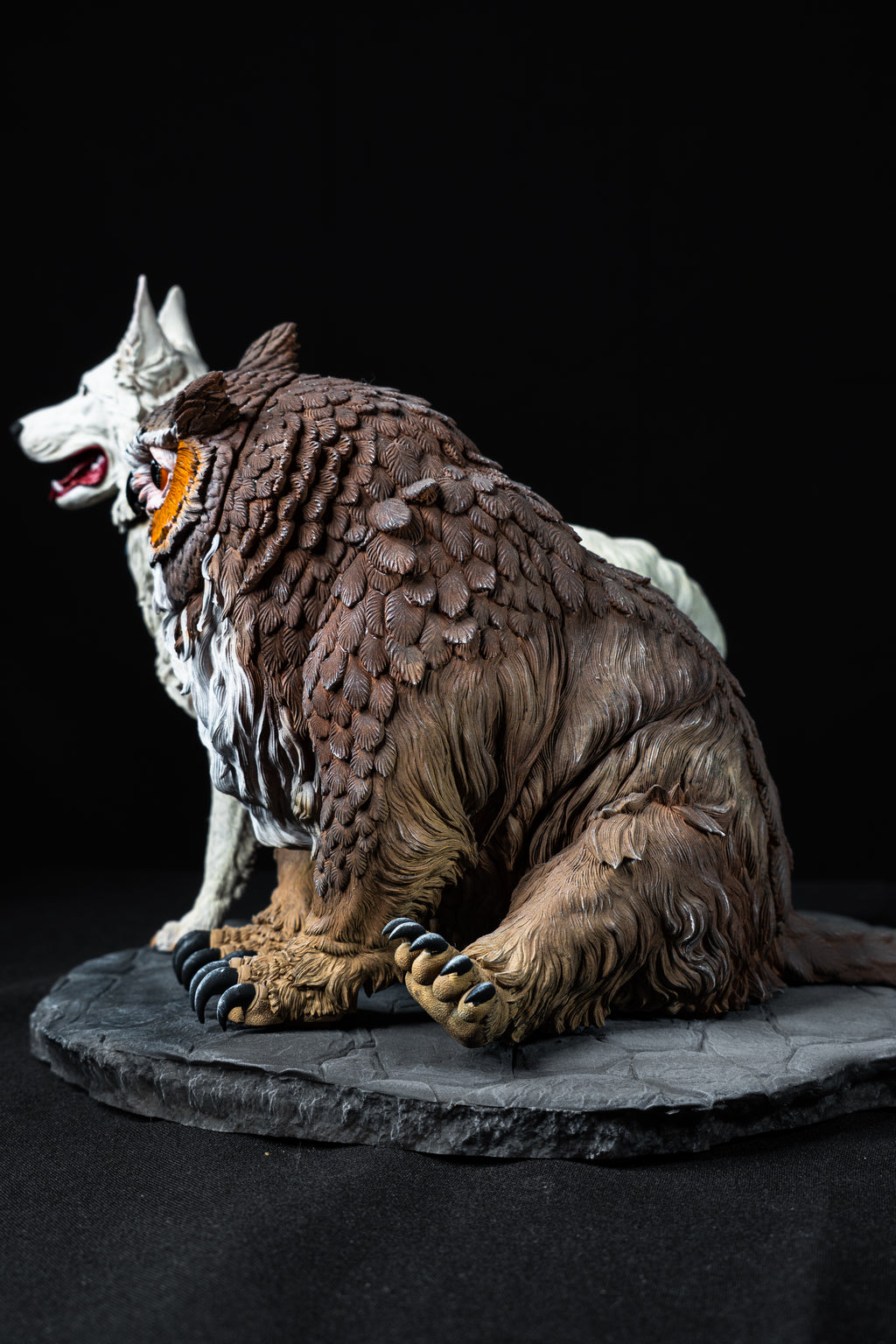 Scratch and Owlbear Cub Premium Collectible Figure – Baldur's Gate 3 Diorama