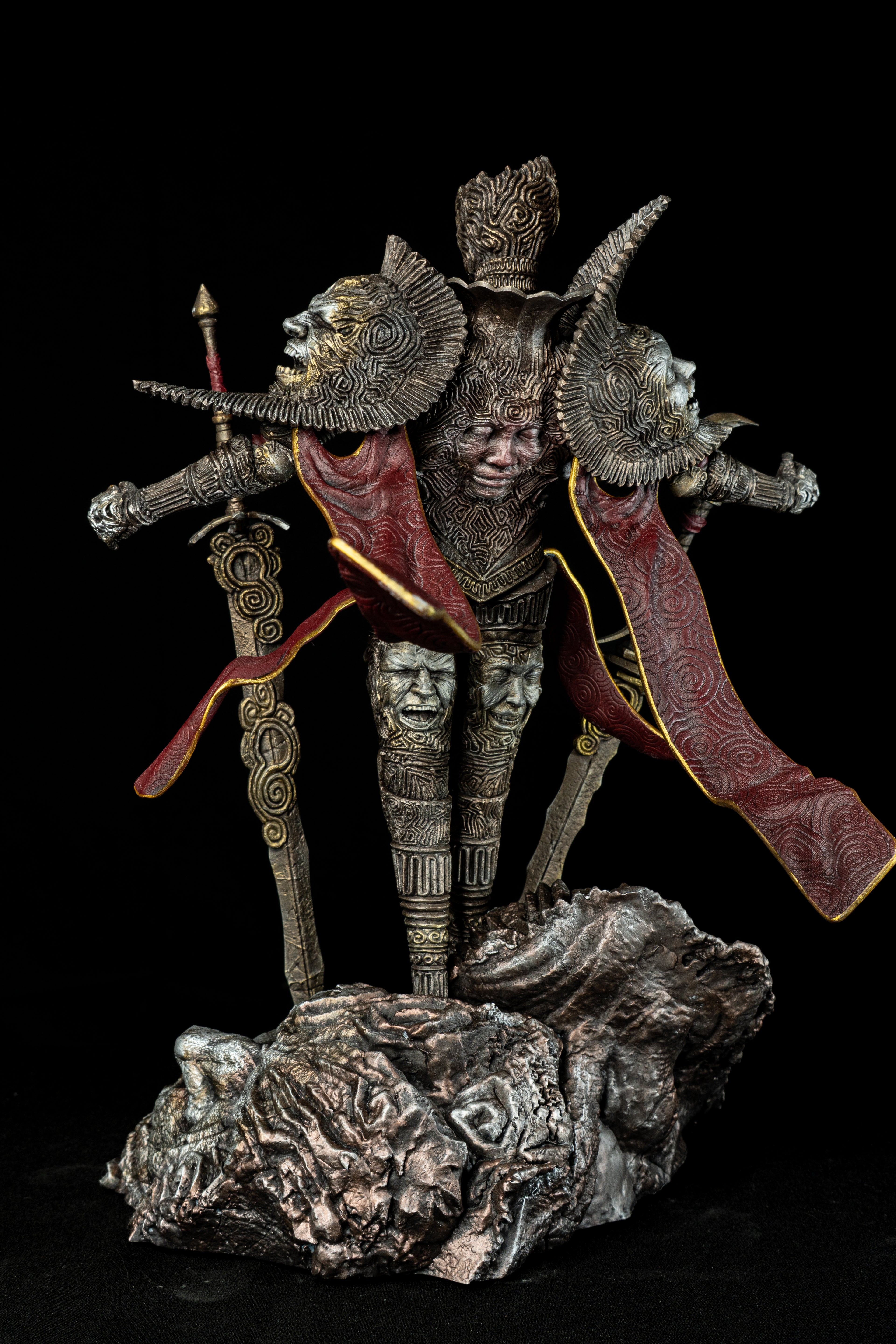 Mask Keeper Visage Premium Fan Art Figurine – Clair Obscur: Expedition 33 Diorama