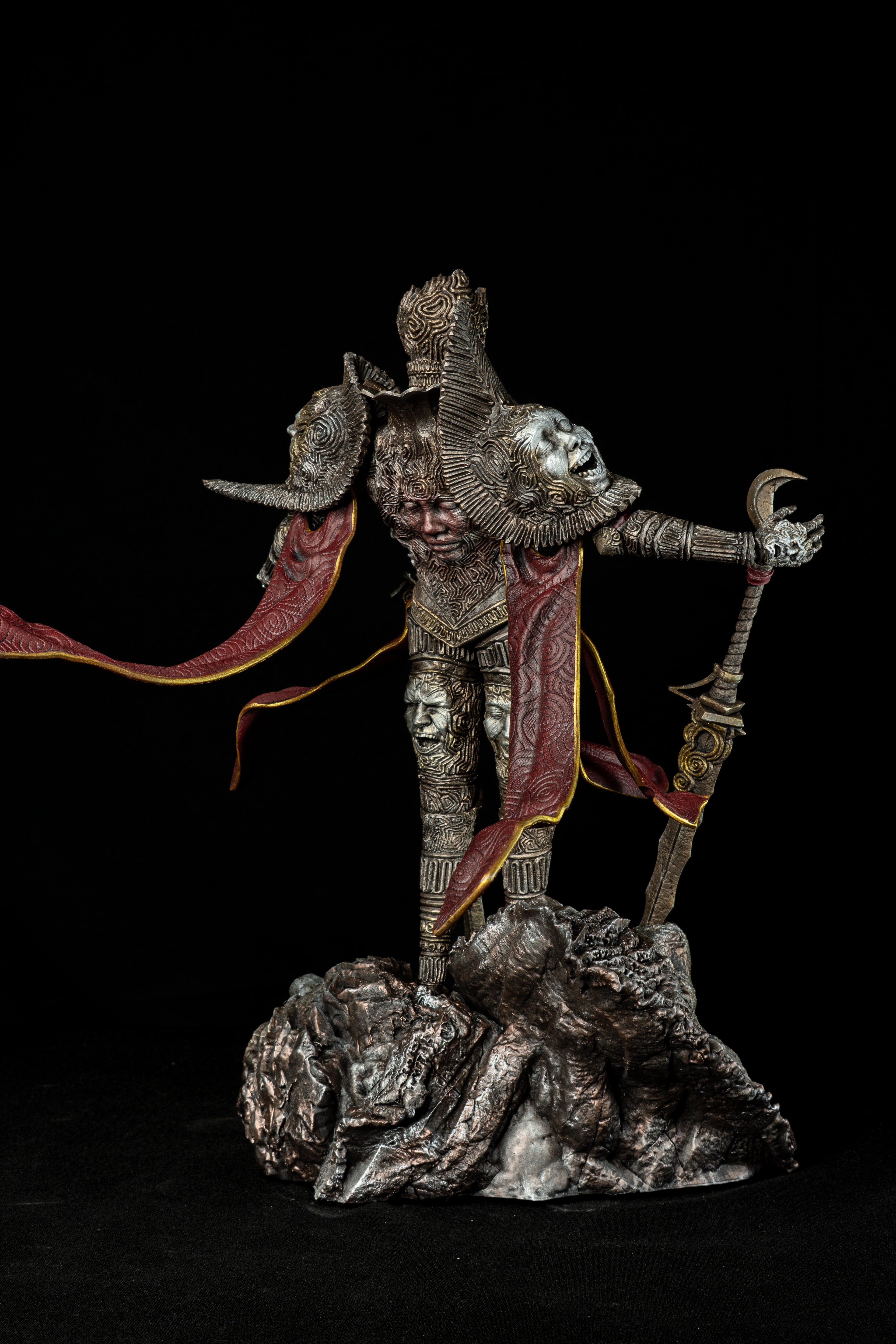 Mask Keeper Visage Premium Fan Art Figurine – Clair Obscur: Expedition 33 Diorama