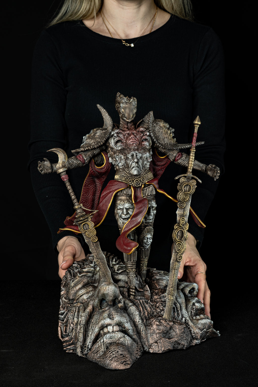 Mask Keeper Visage Premium Fan Art Figurine – Clair Obscur: Expedition 33 Diorama