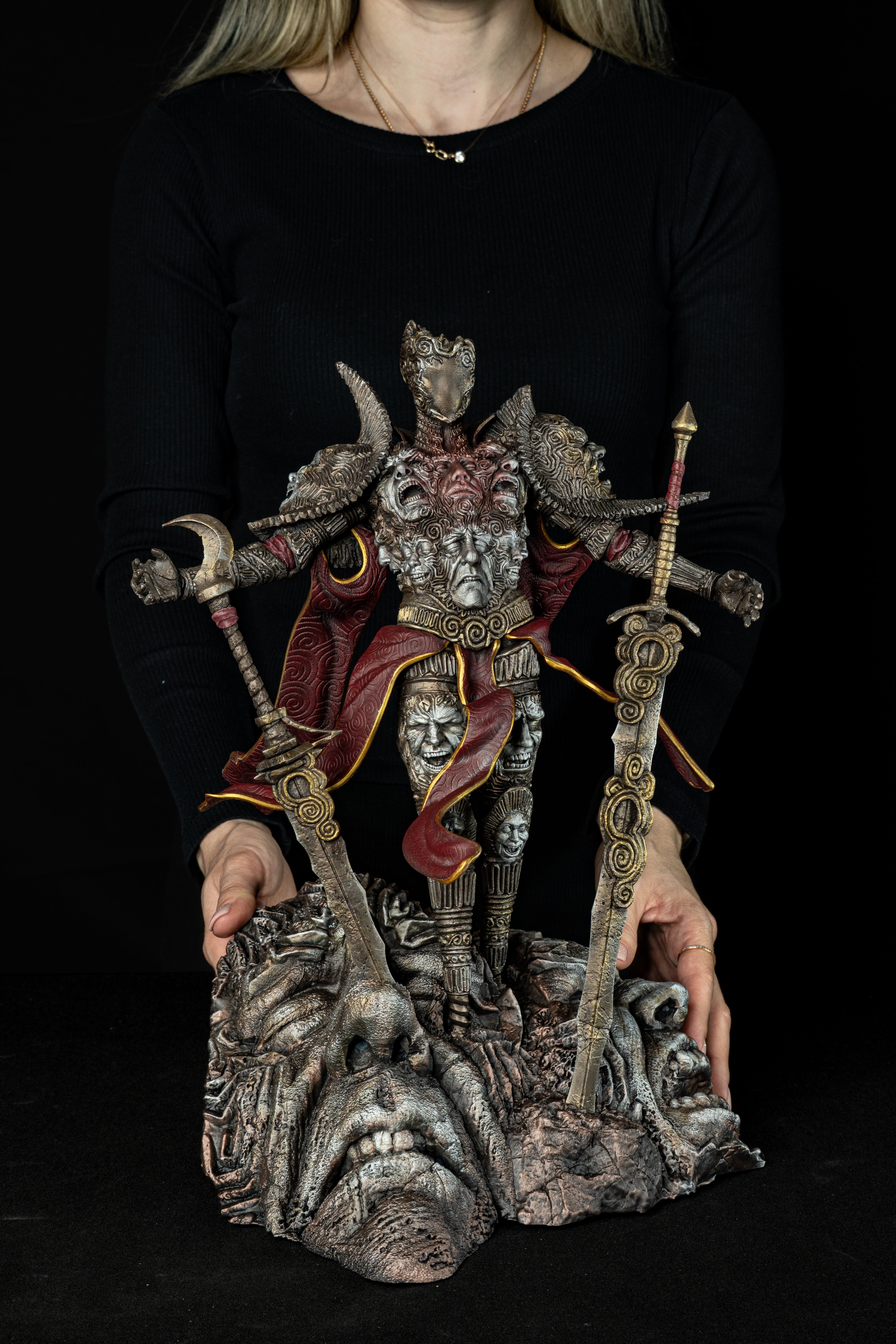 Mask Keeper Visage Premium Fan Art Figurine – Clair Obscur: Expedition 33 Diorama