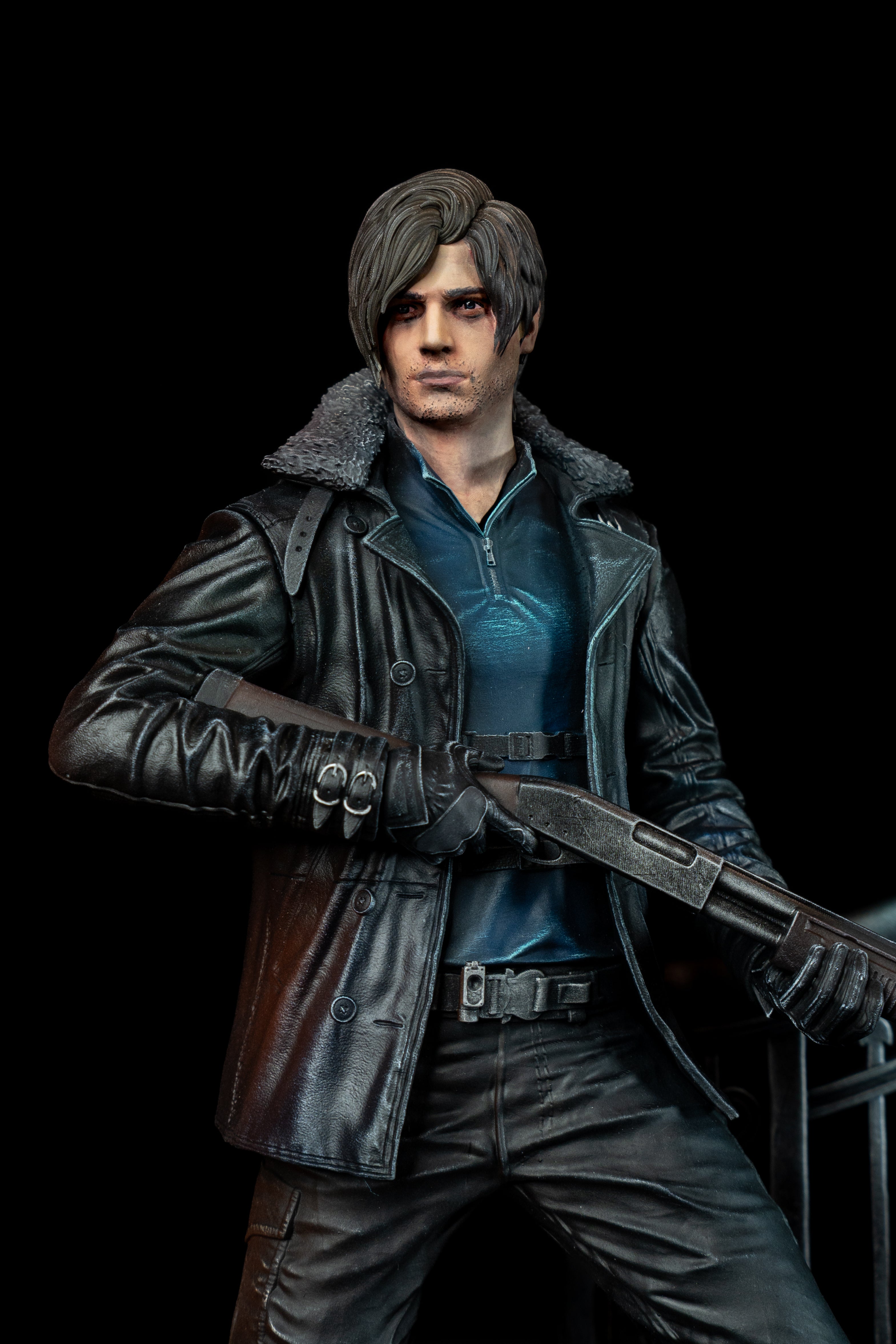 Leon Kennedy (Fan Art) – Fully Magnetized Hand-Painted Figure