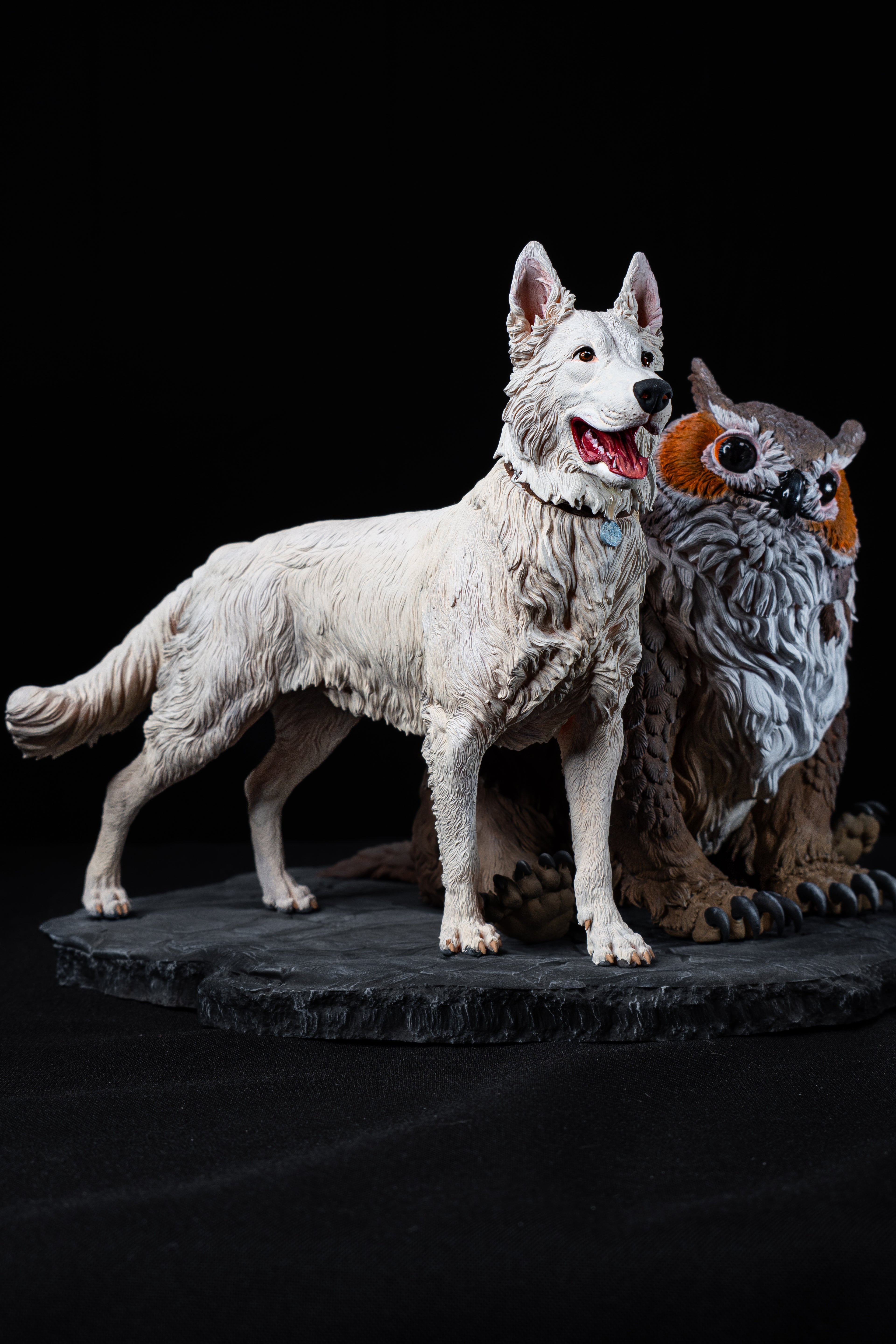 Scratch and Owlbear Cub Premium Collectible Figure – Baldur's Gate 3 Diorama