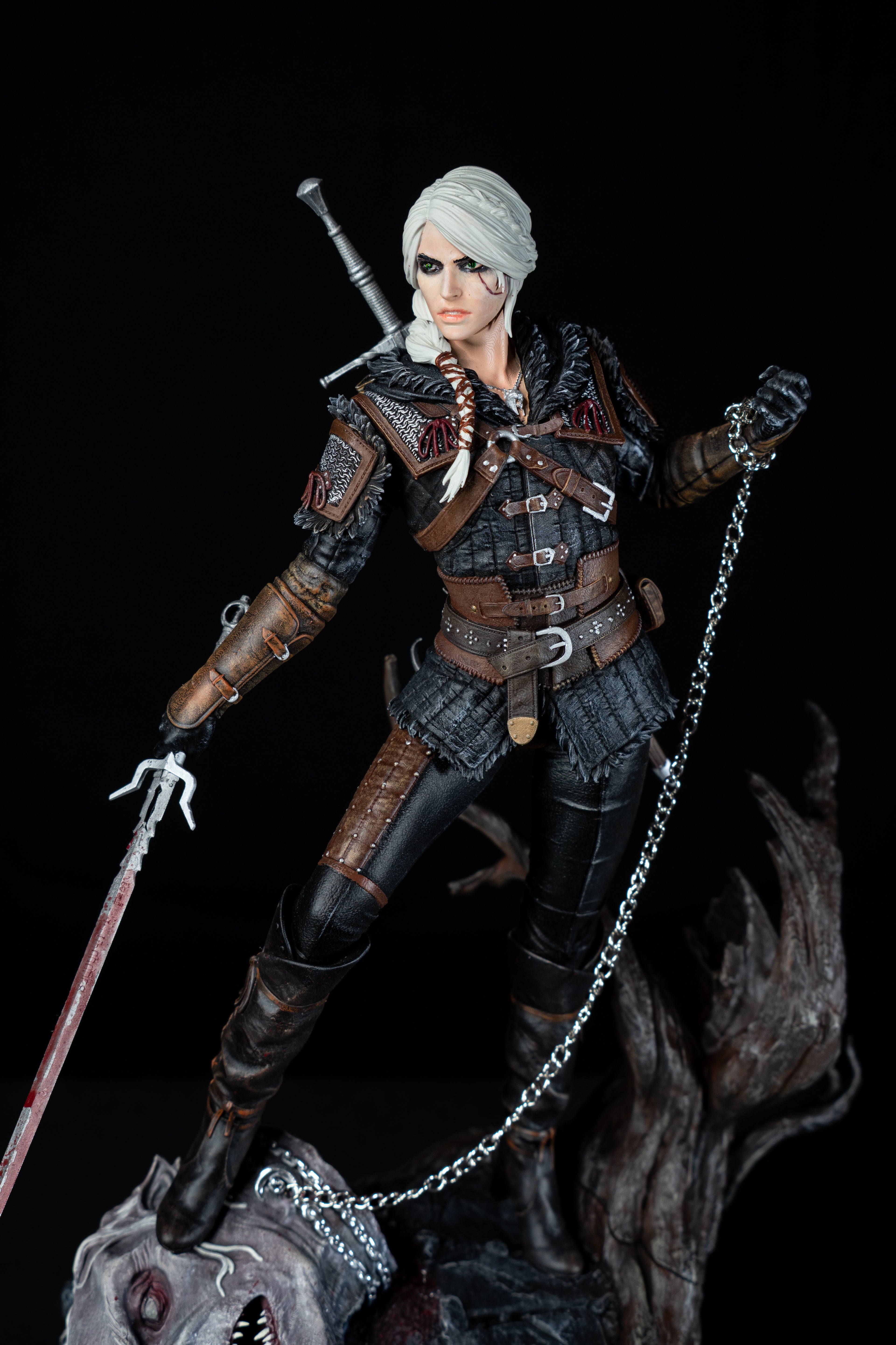 Ciri | The Witcher | Fan Art – Fully Magnetized Hand-Painted Figure