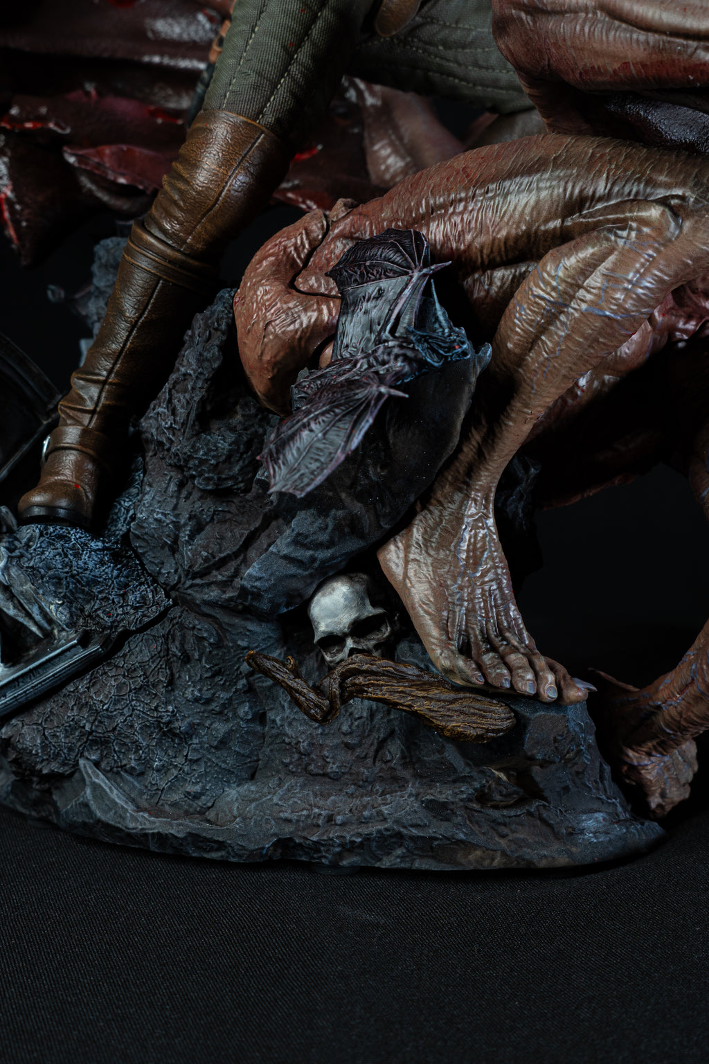 Geralt vs Dettlaff | The Witcher 3 | Fan Art – Fully Magnetized Hand-Painted Figure⁠