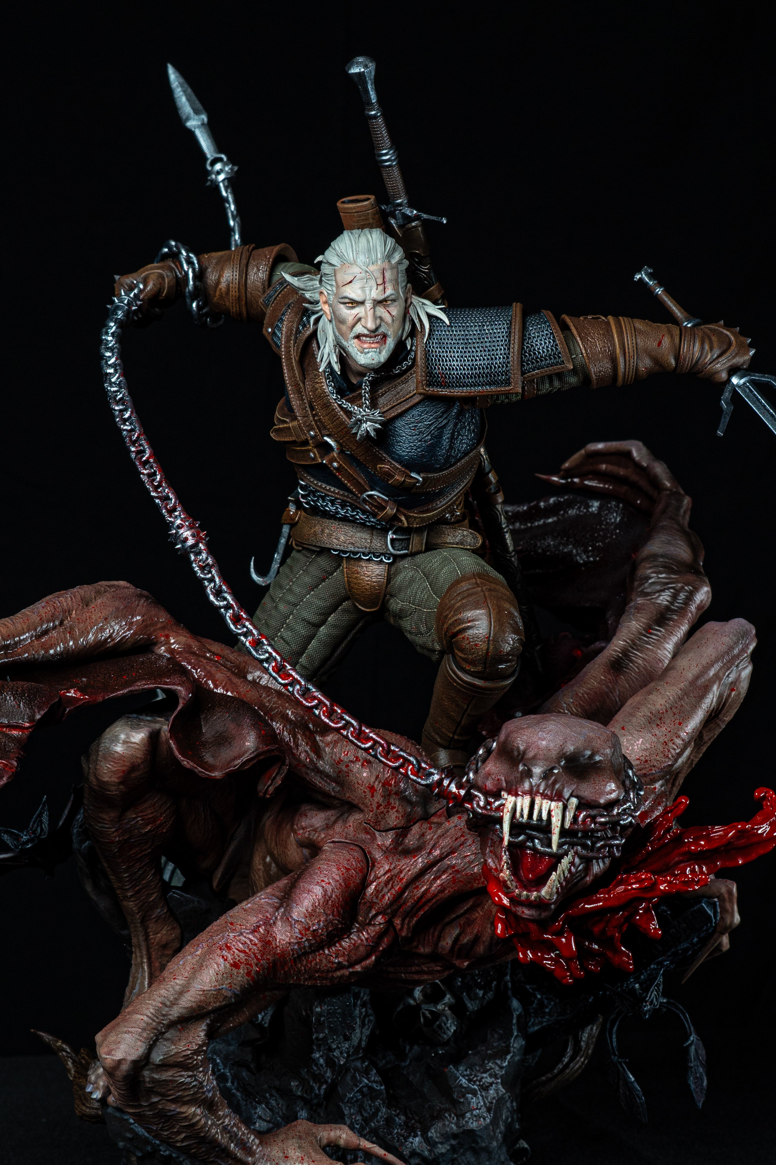 Geralt vs Dettlaff | The Witcher 3 | Fan Art – Fully Magnetized Hand-Painted Figure⁠