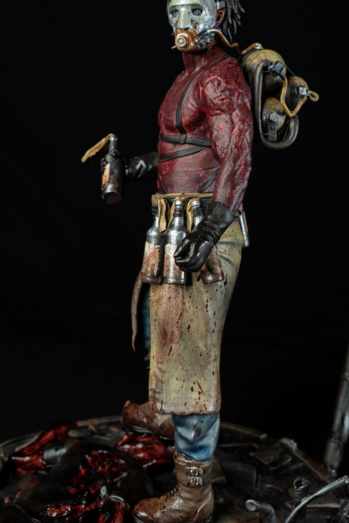 Pitcher - The Outlast Trials Premium Fan Art Figure