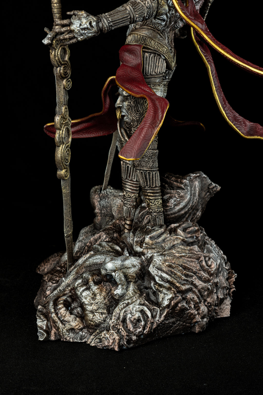 Mask Keeper Visage Premium Fan Art Figurine – Clair Obscur: Expedition 33 Diorama