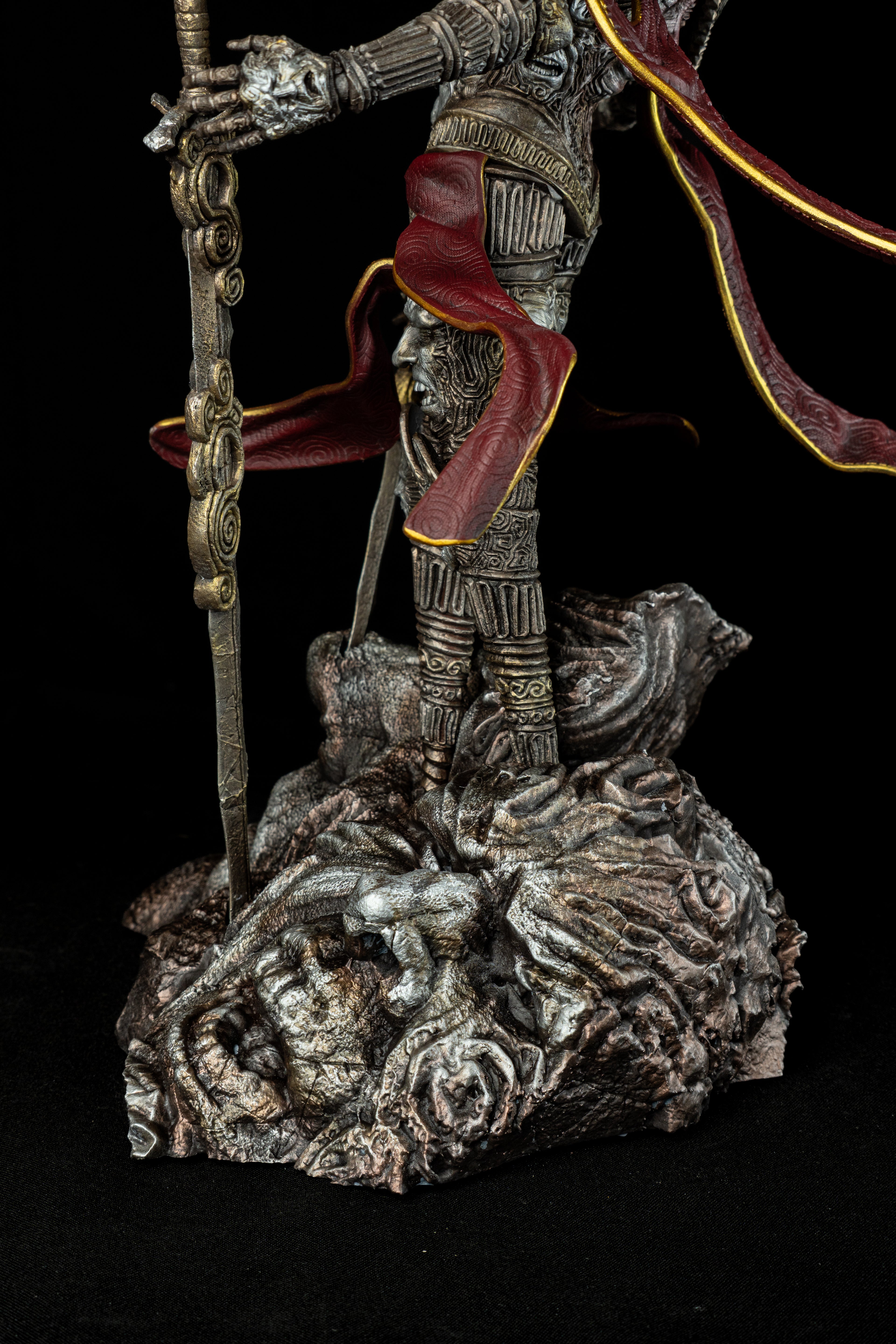Mask Keeper Visage Premium Fan Art Figurine – Clair Obscur: Expedition 33 Diorama