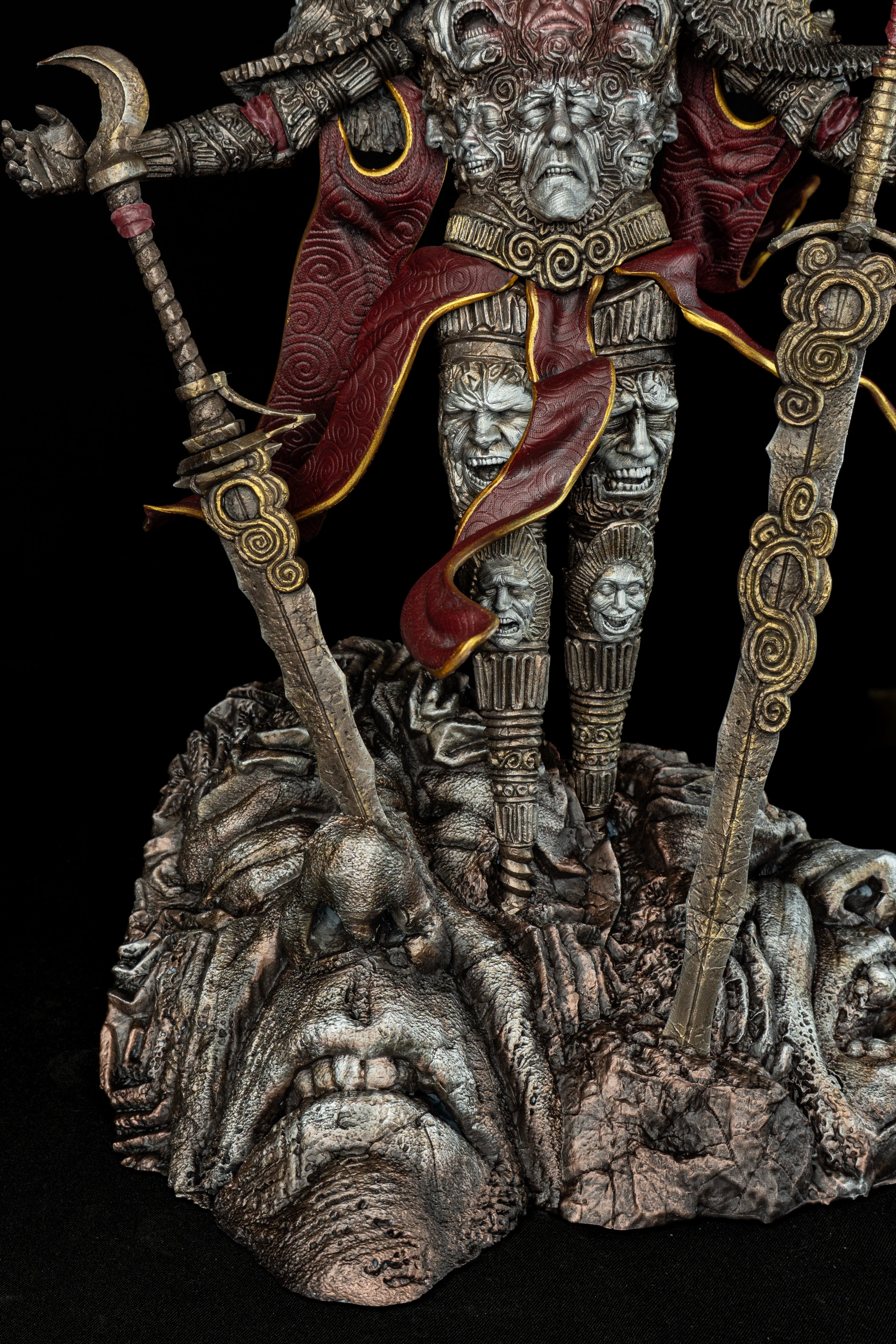 Mask Keeper Visage Premium Fan Art Figurine – Clair Obscur: Expedition 33 Diorama