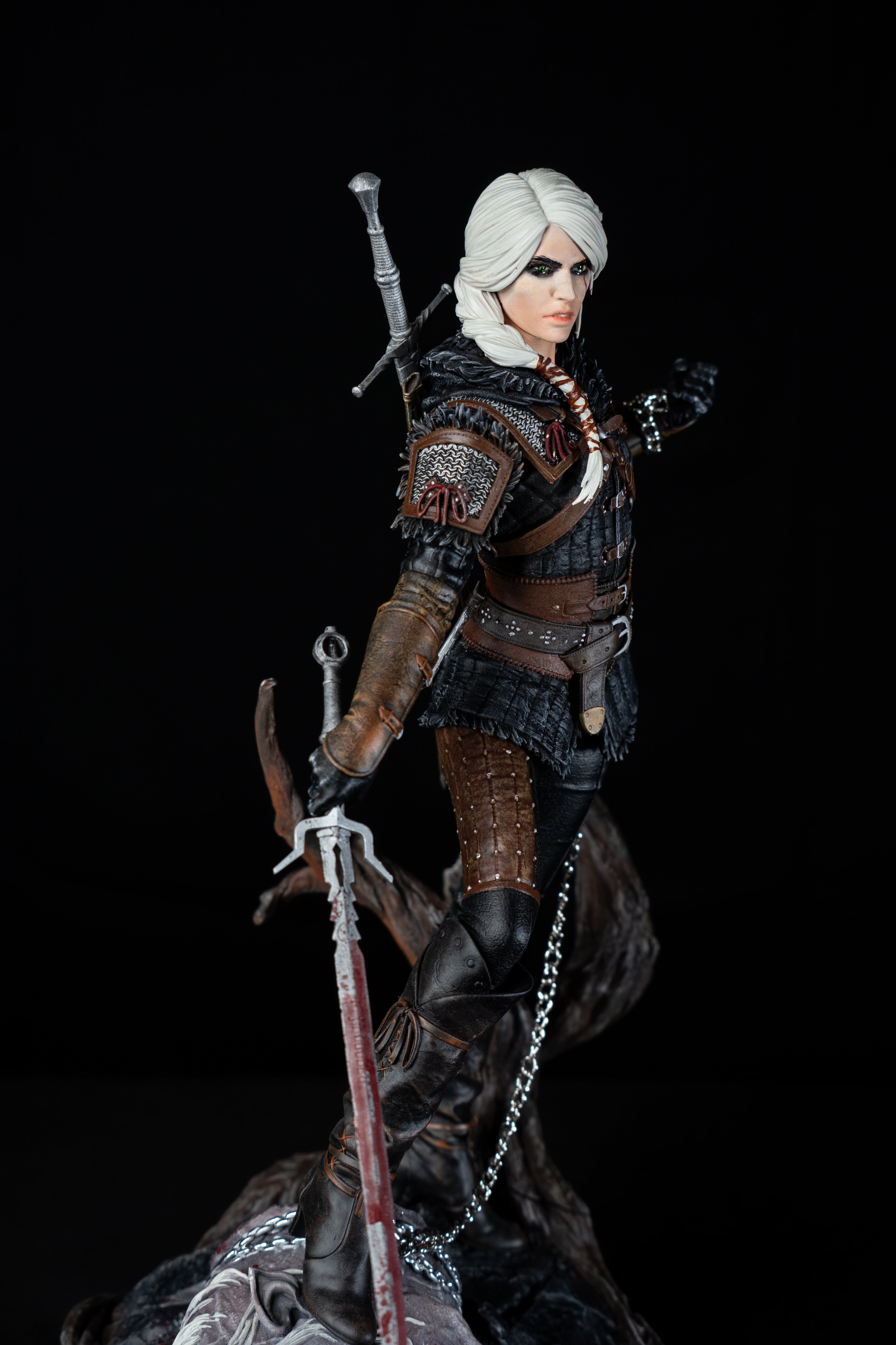 Ciri | The Witcher | Fan Art – Fully Magnetized Hand-Painted Figure