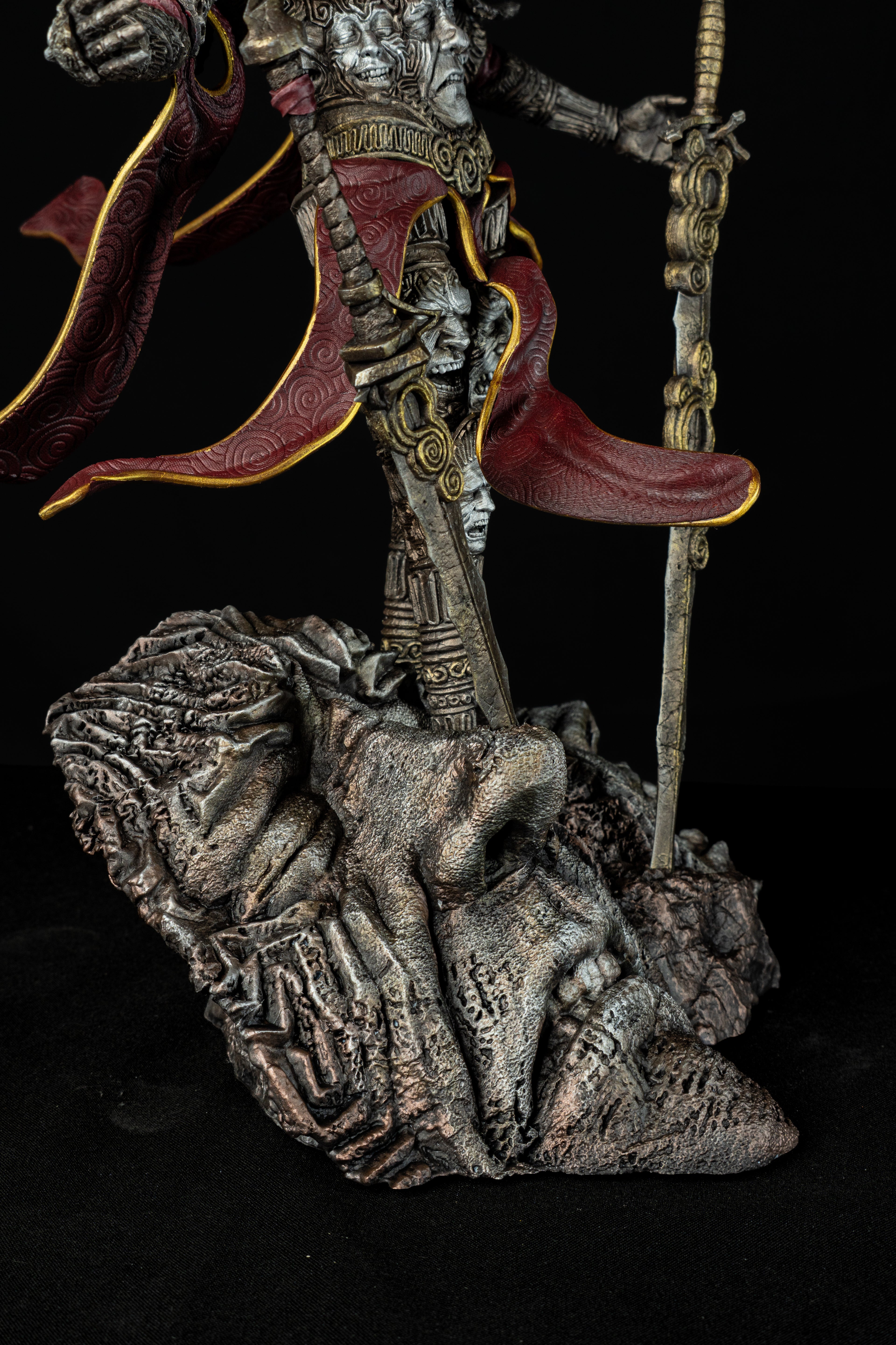 Mask Keeper Visage Premium Fan Art Figurine – Clair Obscur: Expedition 33 Diorama