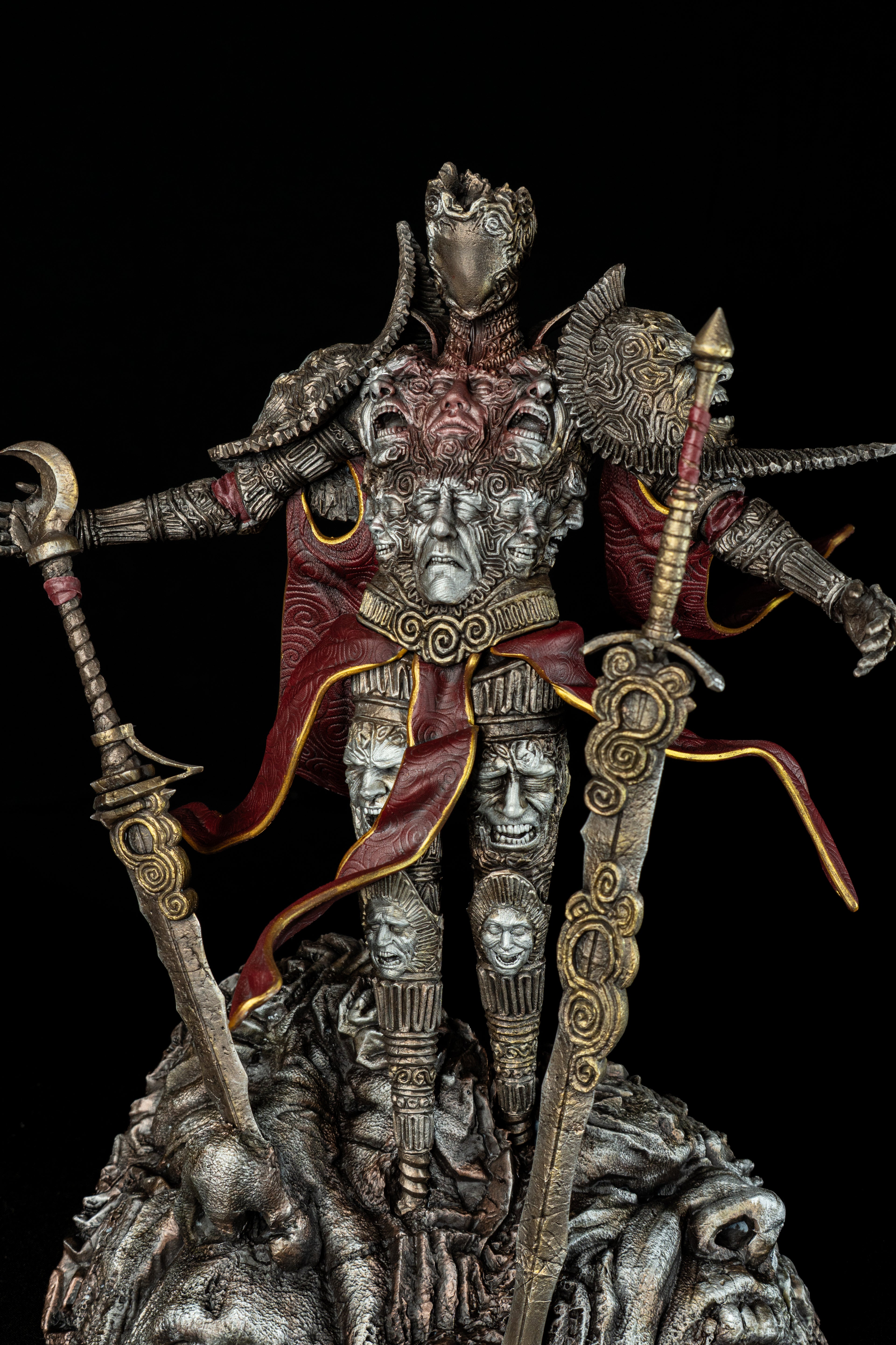 Mask Keeper Visage Premium Fan Art Figurine – Clair Obscur: Expedition 33 Diorama