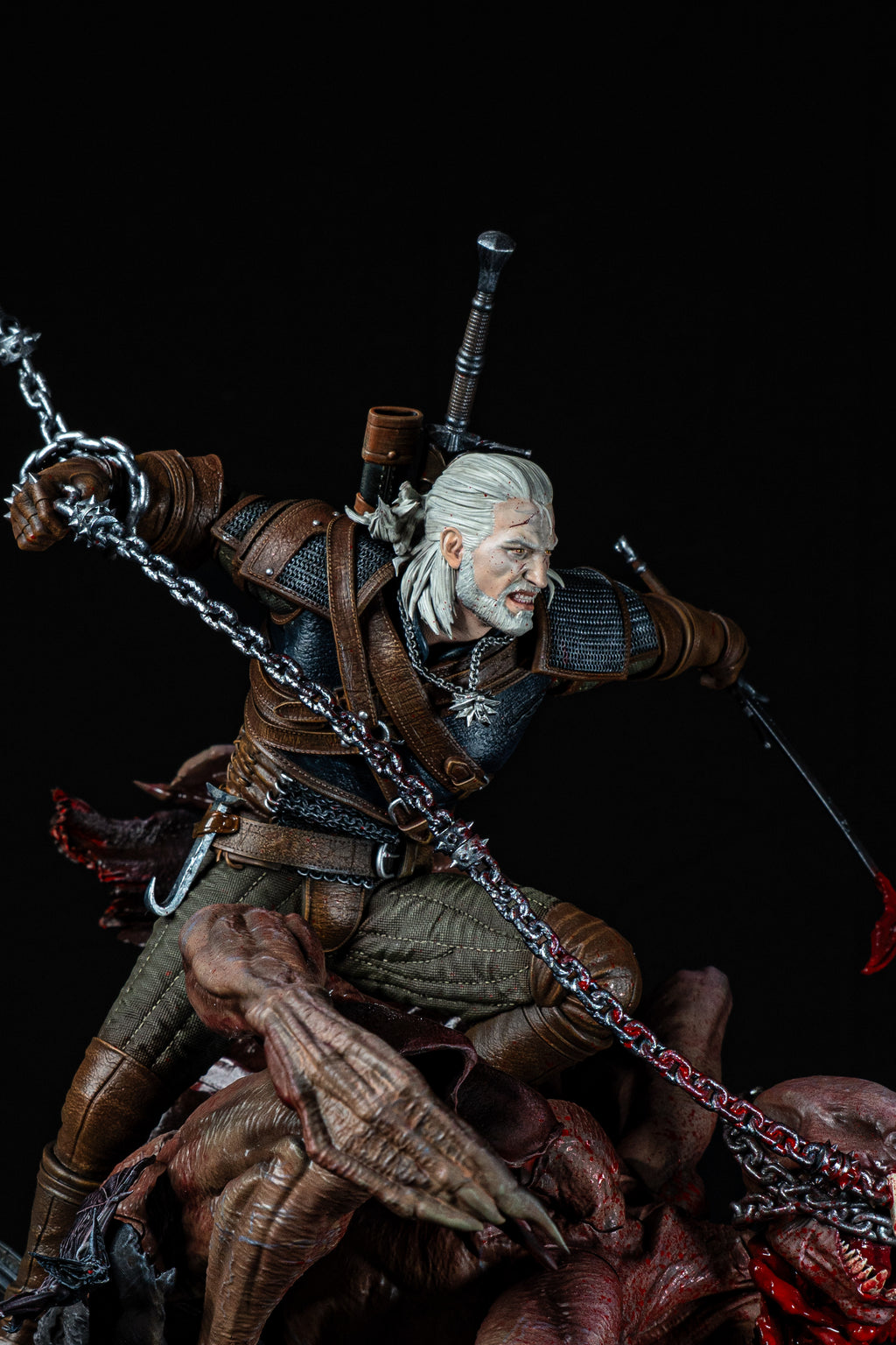 Geralt vs Dettlaff | The Witcher 3 | Fan Art – Fully Magnetized Hand-Painted Figure⁠
