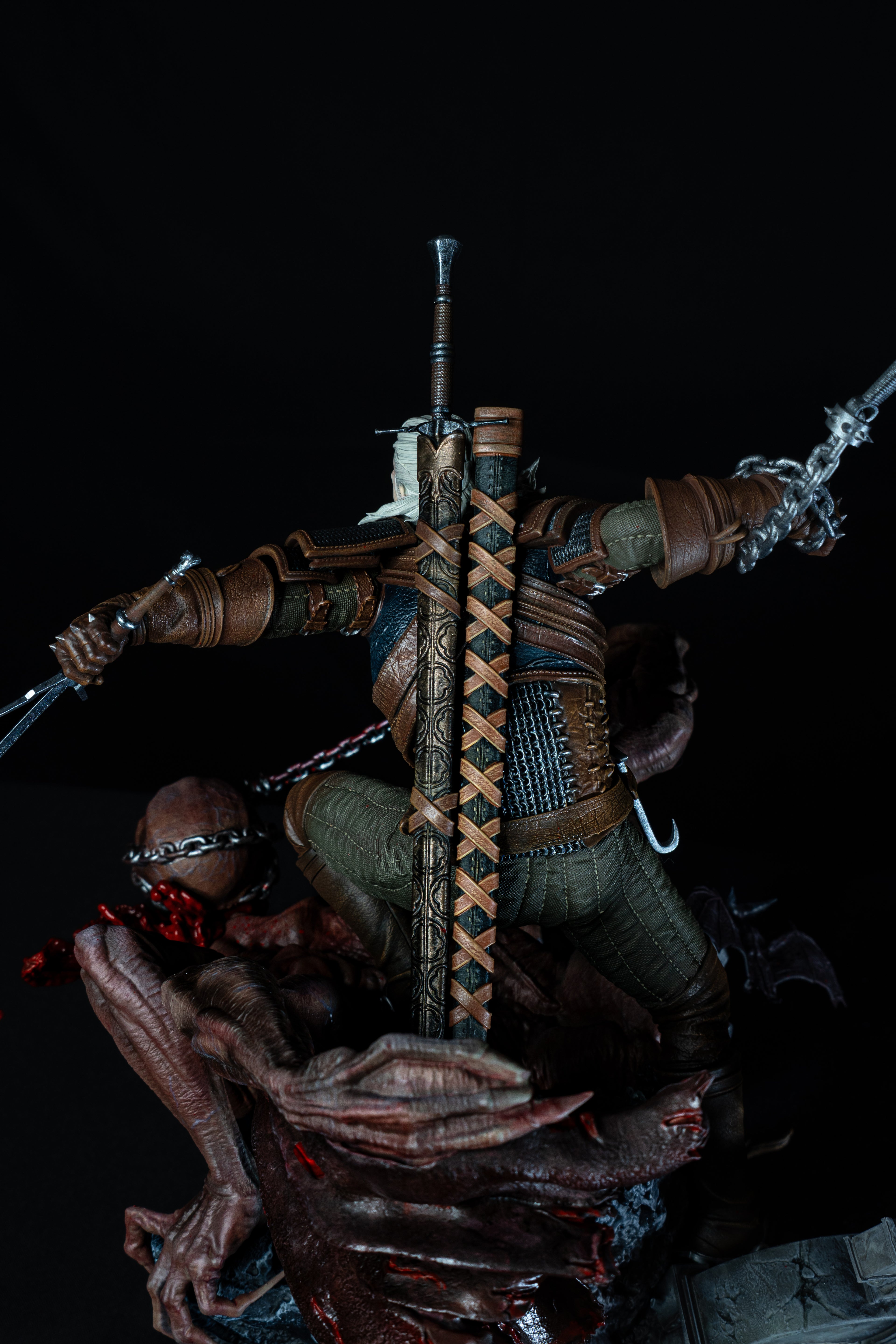 Geralt vs Dettlaff | The Witcher 3 | Fan Art – Fully Magnetized Hand-Painted Figure⁠