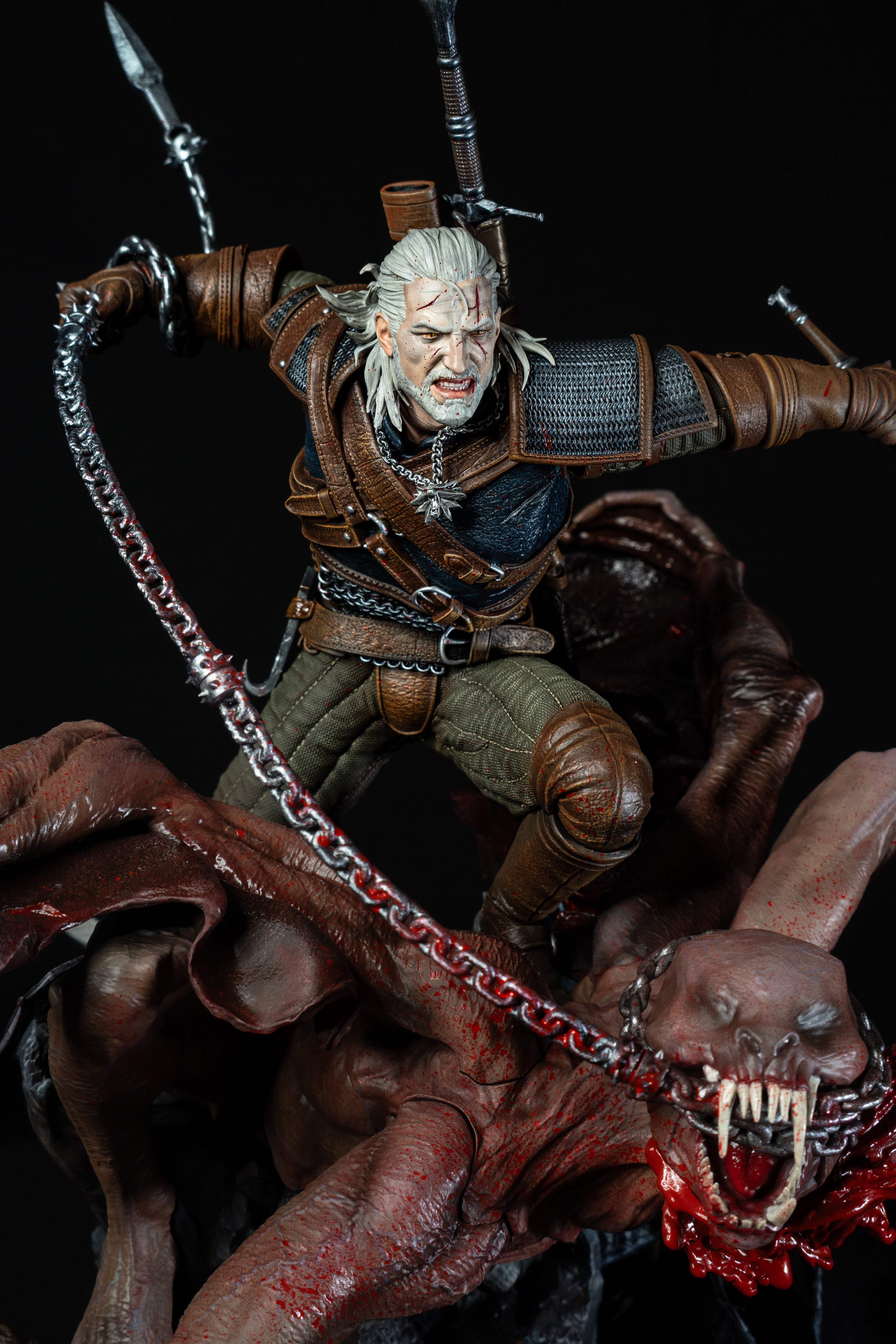 Geralt vs Dettlaff | The Witcher 3 | Fan Art – Fully Magnetized Hand-Painted Figure⁠