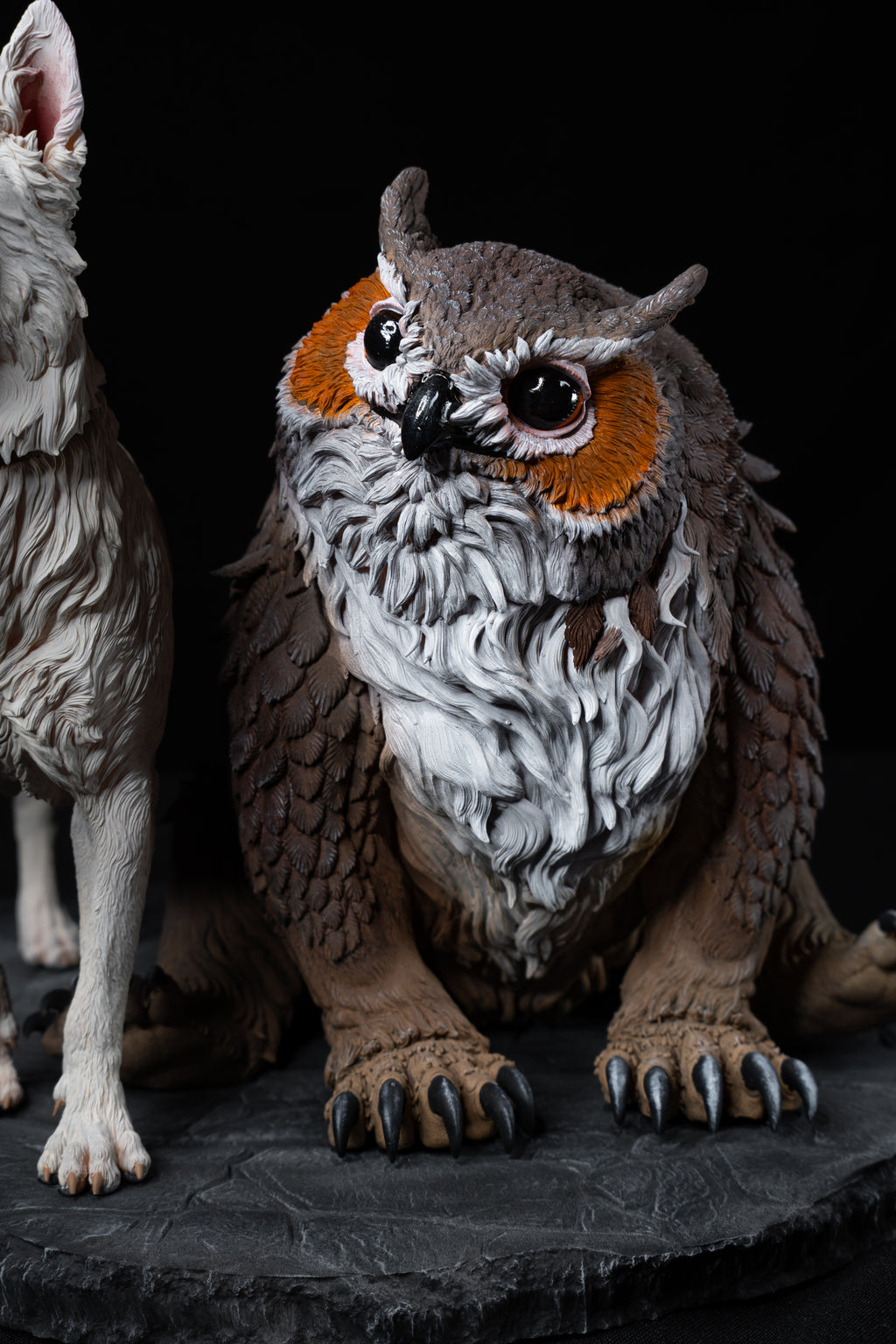 Scratch and Owlbear Cub Premium Collectible Figure – Baldur's Gate 3 Diorama