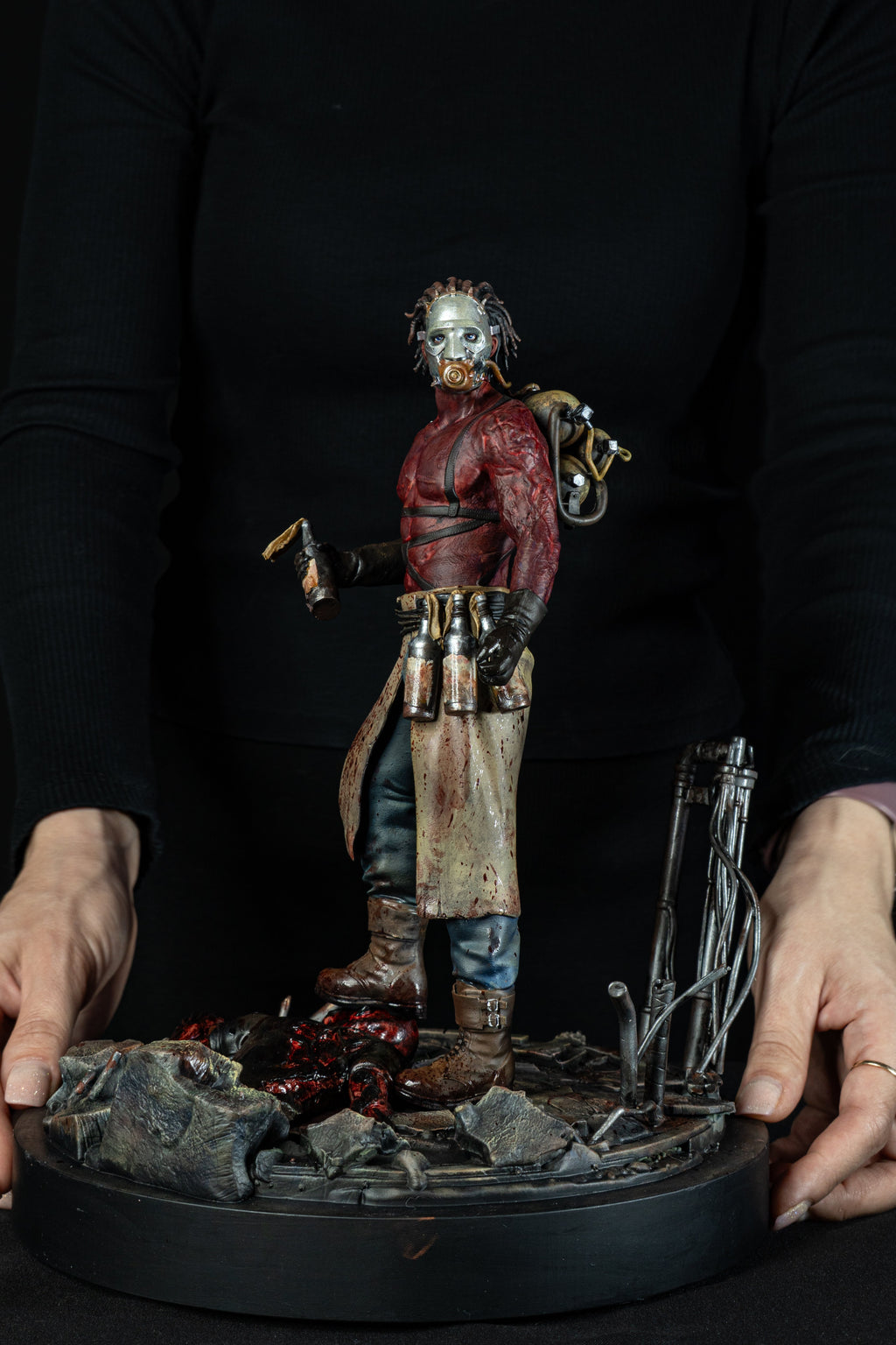 Pitcher - The Outlast Trials Premium Fan Art Figure