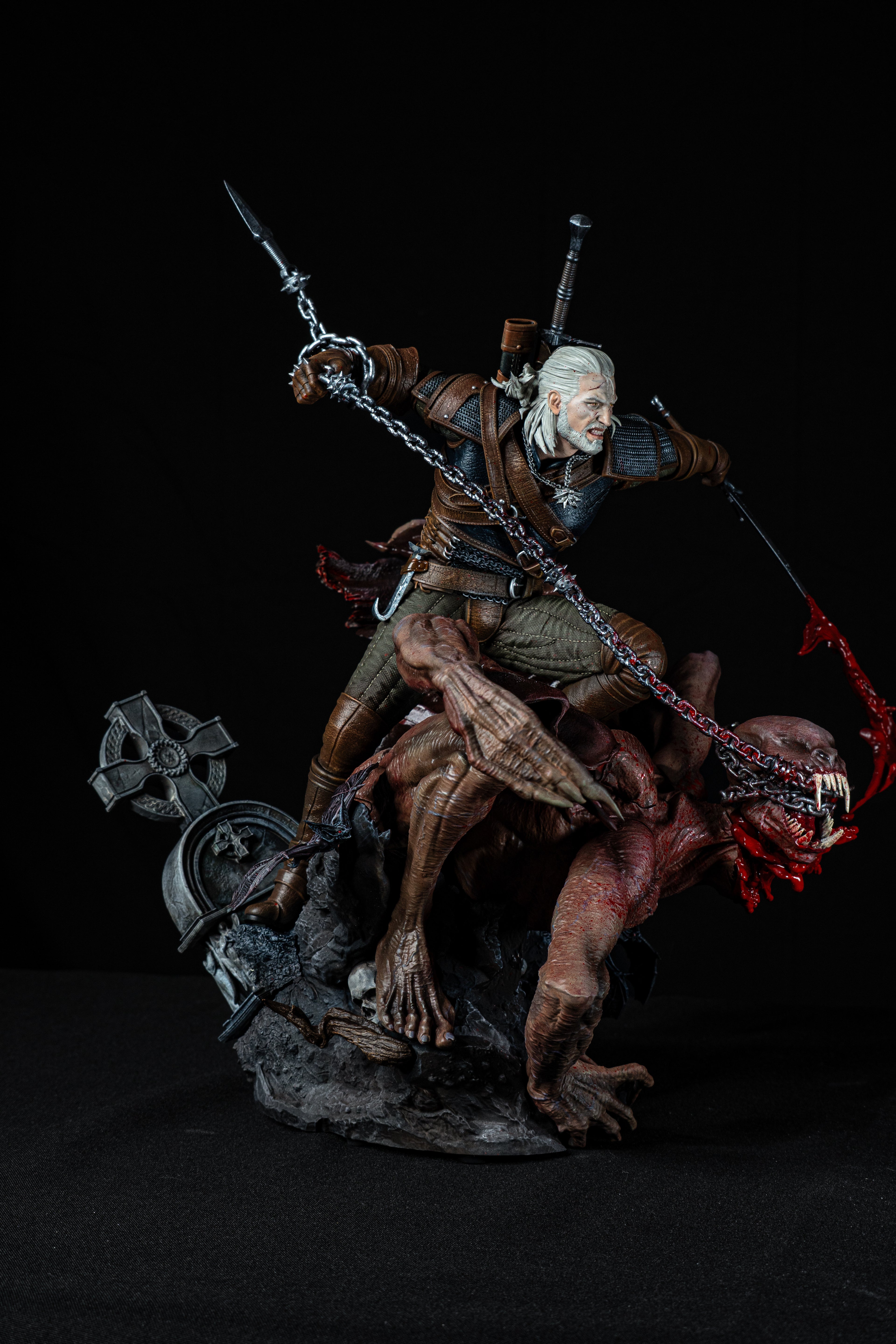 Geralt vs Dettlaff | The Witcher 3 | Fan Art – Fully Magnetized Hand-Painted Figure⁠