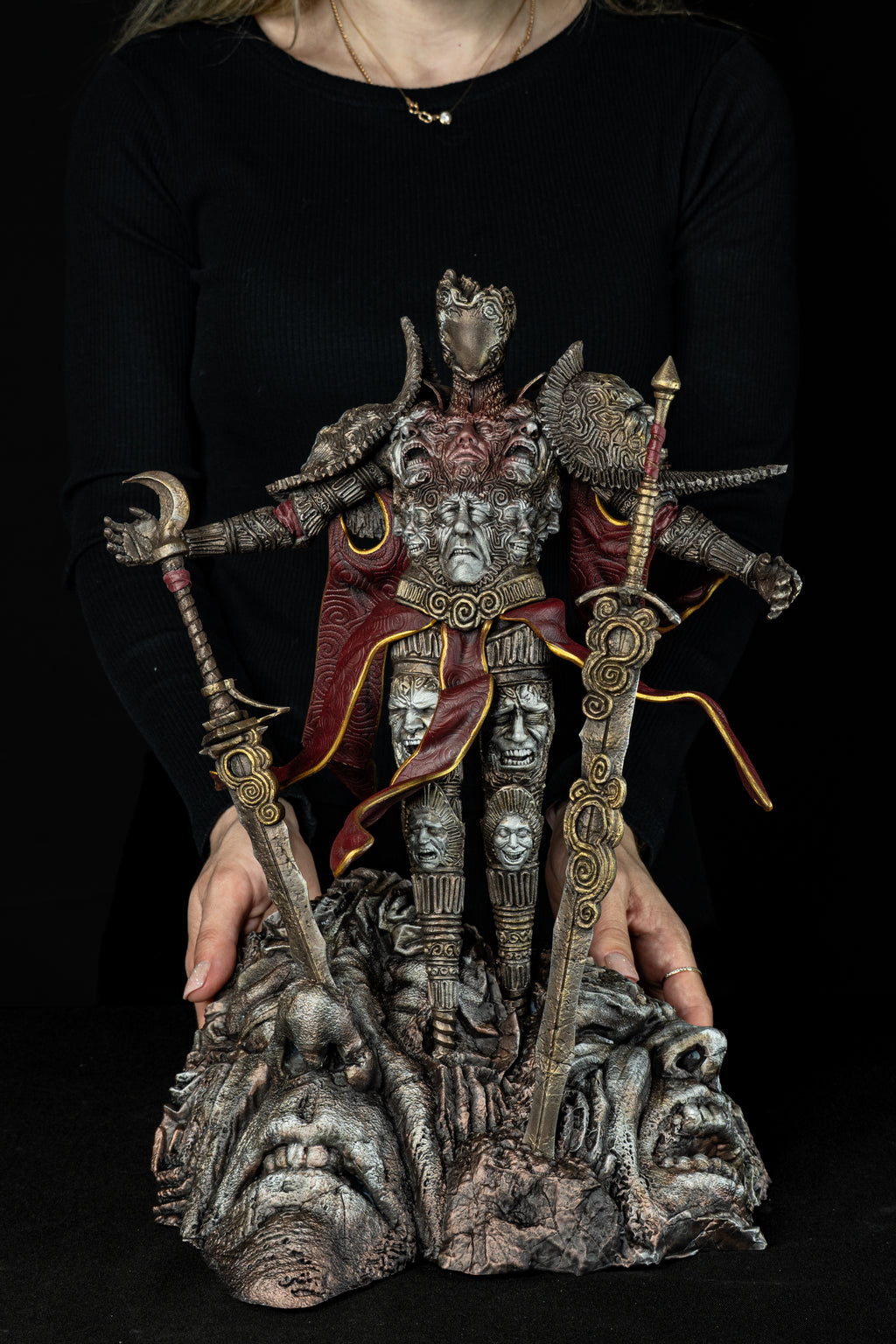 Mask Keeper Visage Premium Fan Art Figurine – Clair Obscur: Expedition 33 Diorama