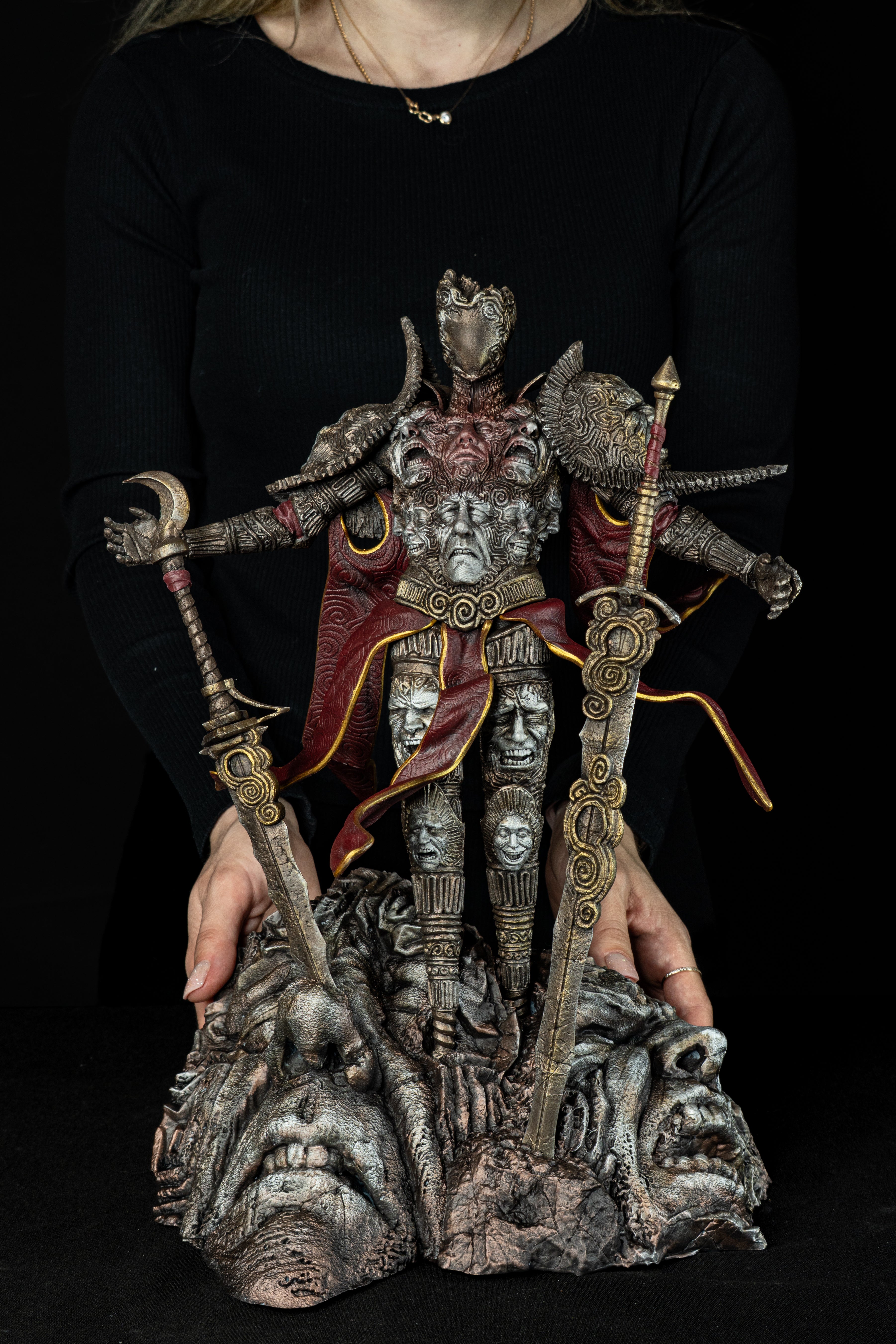 Mask Keeper Visage Premium Fan Art Figurine – Clair Obscur: Expedition 33 Diorama