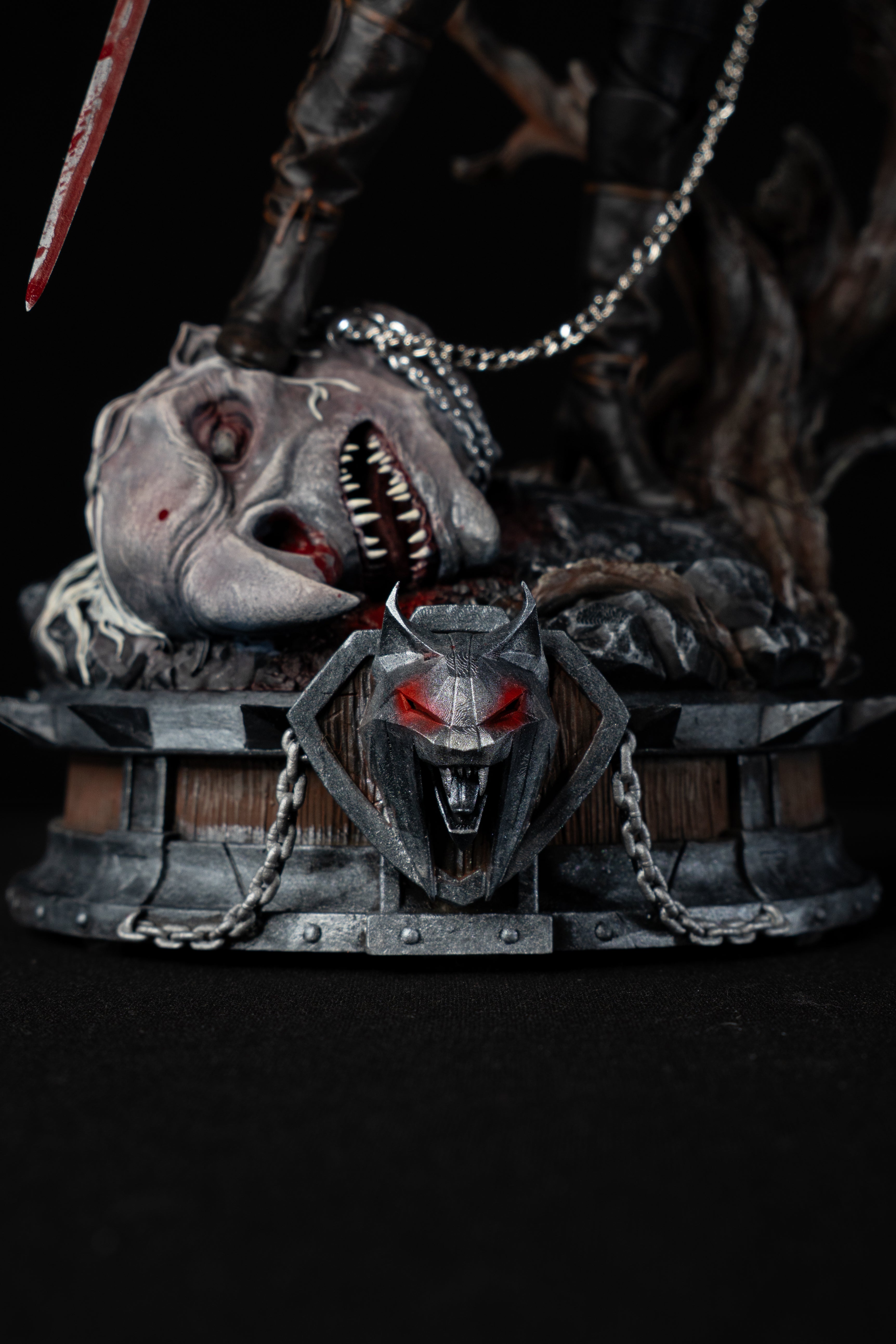 Ciri | The Witcher | Fan Art – Fully Magnetized Hand-Painted Figure