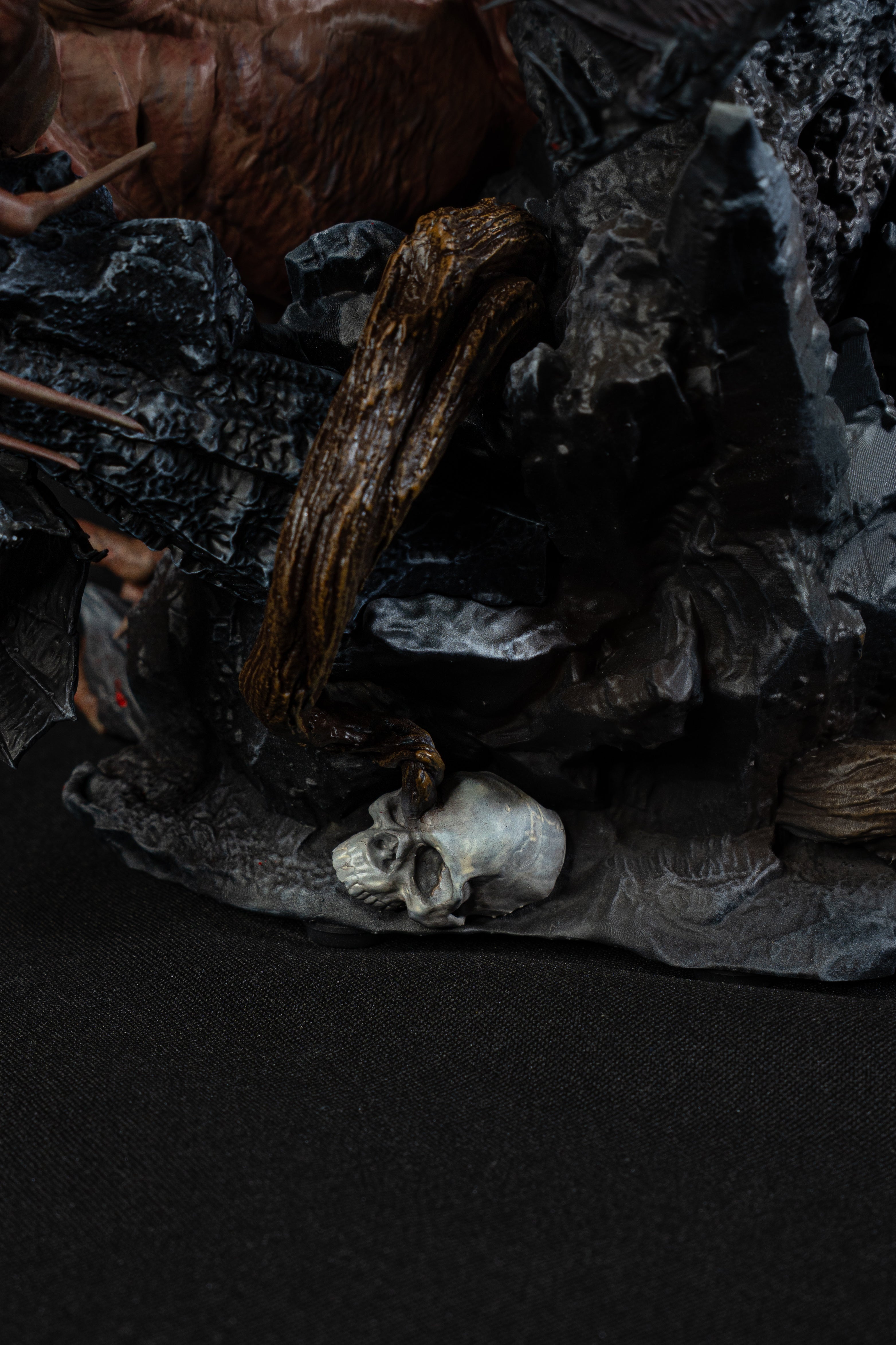 Geralt vs Dettlaff | The Witcher 3 | Fan Art – Fully Magnetized Hand-Painted Figure⁠
