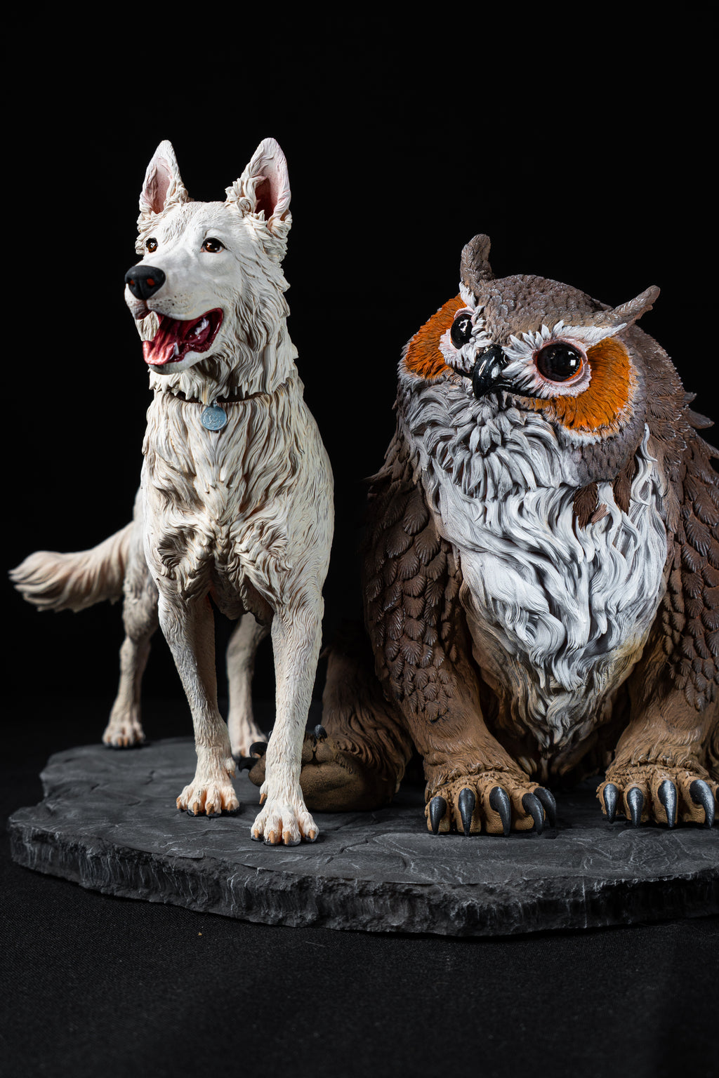 Scratch and Owlbear Cub Premium Collectible Figure – Baldur's Gate 3 Diorama