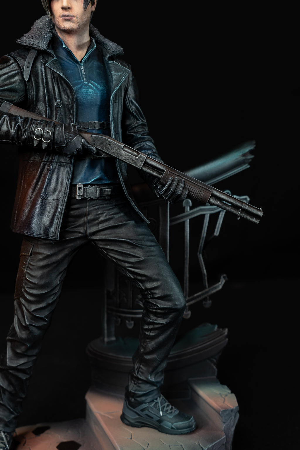 Leon Kennedy (Fan Art) – Fully Magnetized Hand-Painted Figure