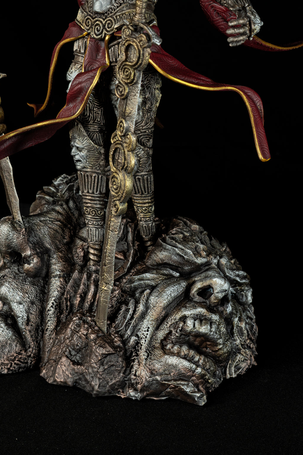 Mask Keeper Visage Premium Fan Art Figurine – Clair Obscur: Expedition 33 Diorama
