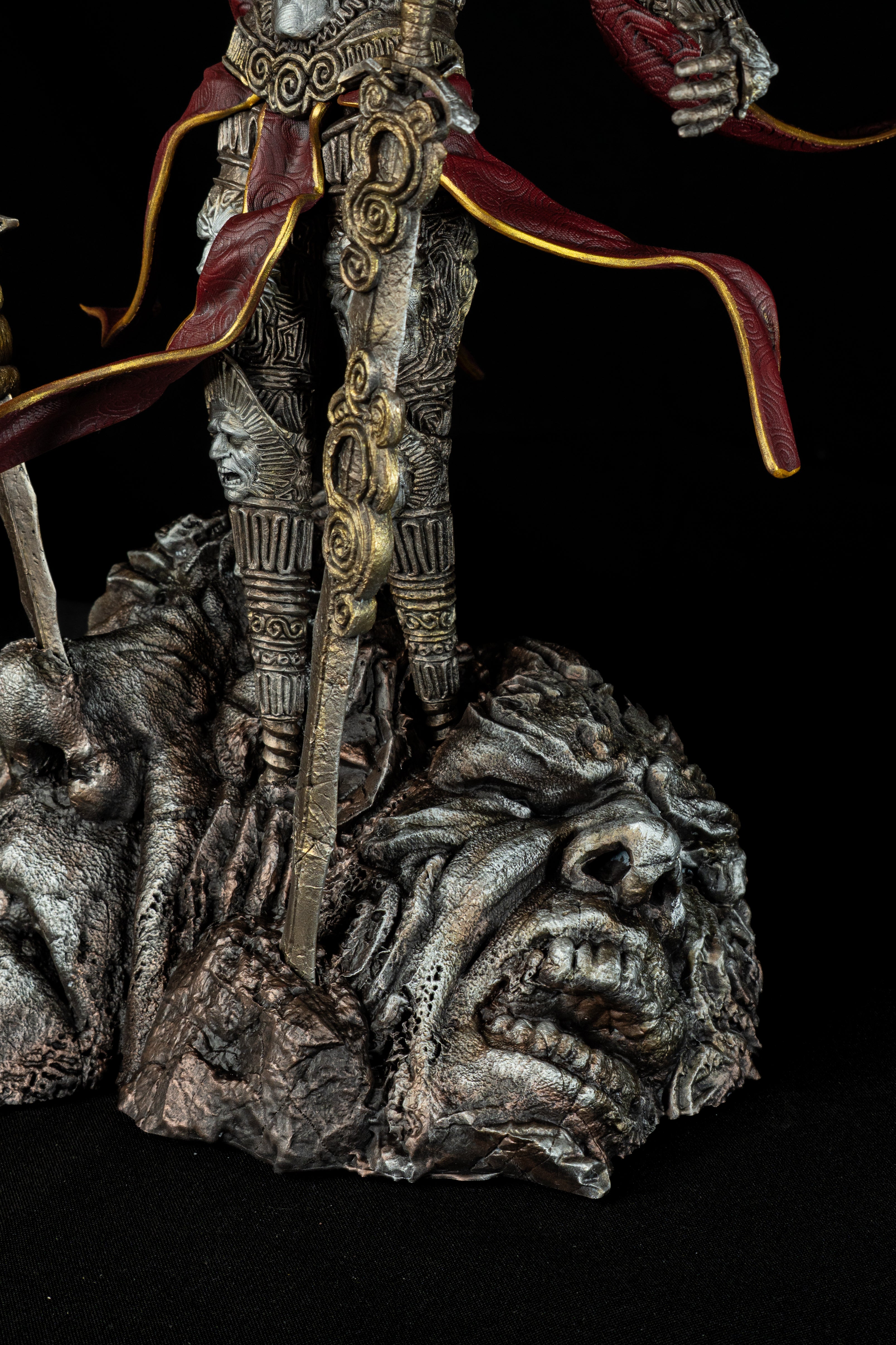 Mask Keeper Visage Premium Fan Art Figurine – Clair Obscur: Expedition 33 Diorama