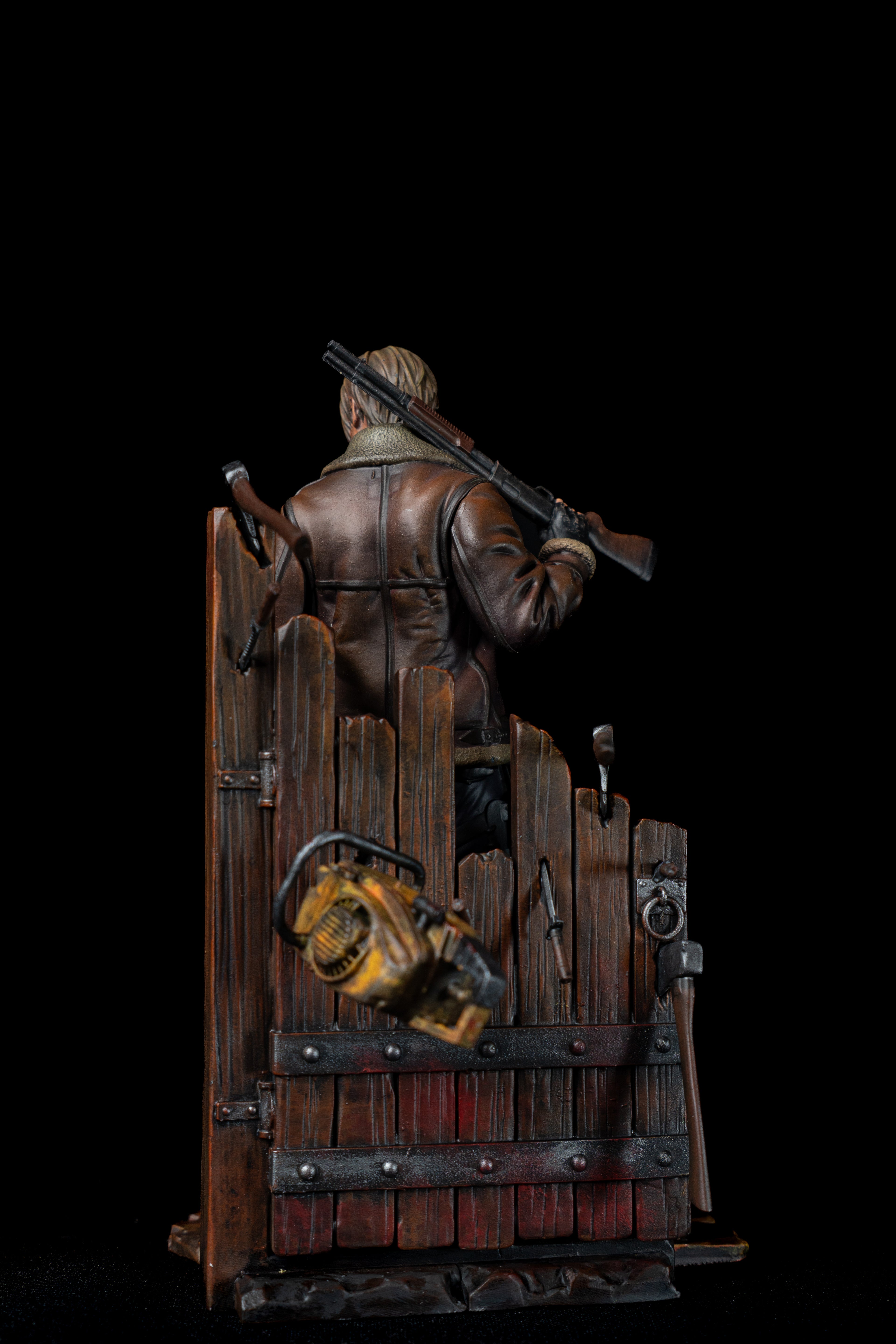 Leon S. Kennedy Resident Evil 4 Sammelfigur | Handbemalte Harzstatue | Hochwertiges Fan-Art